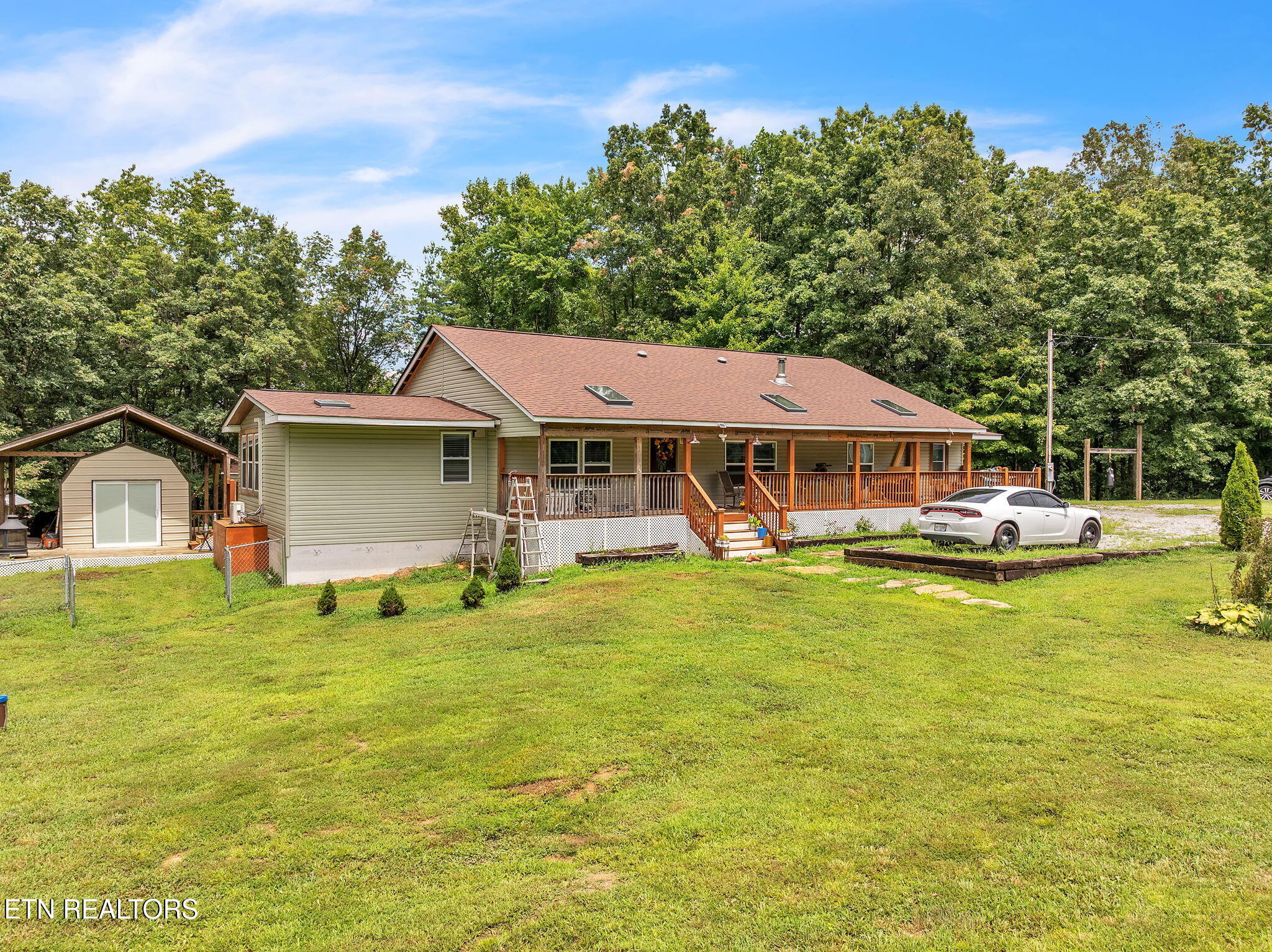 351 Zac Road Sunbright TN 37872