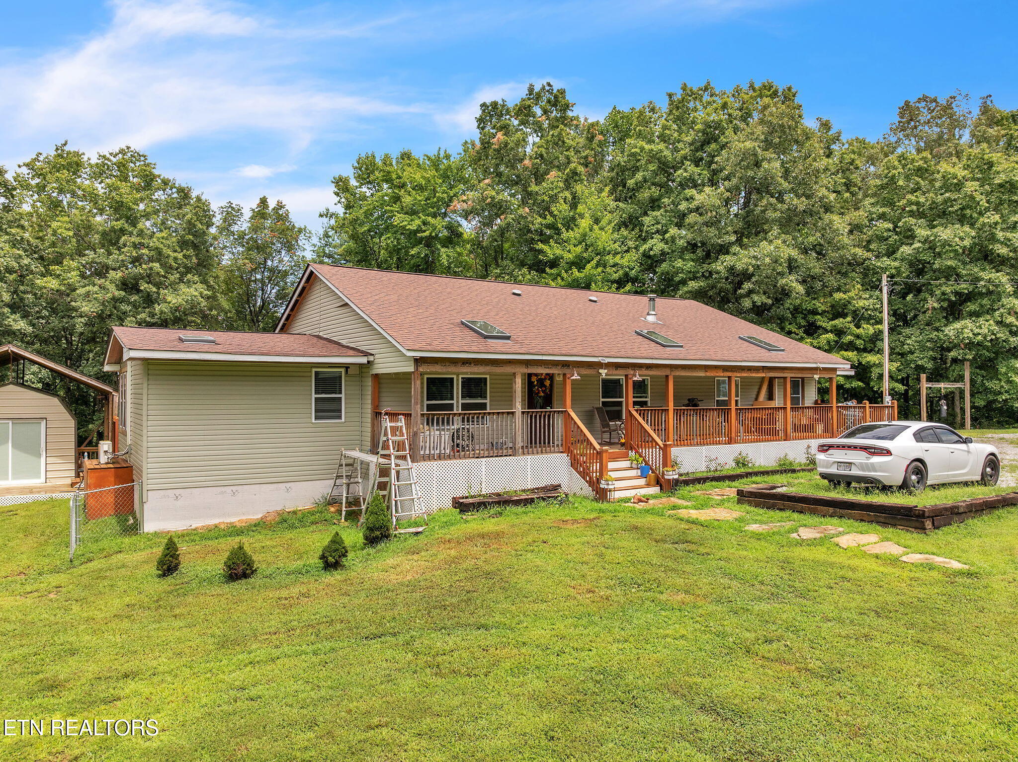 351 Zac Road Sunbright TN 37872
