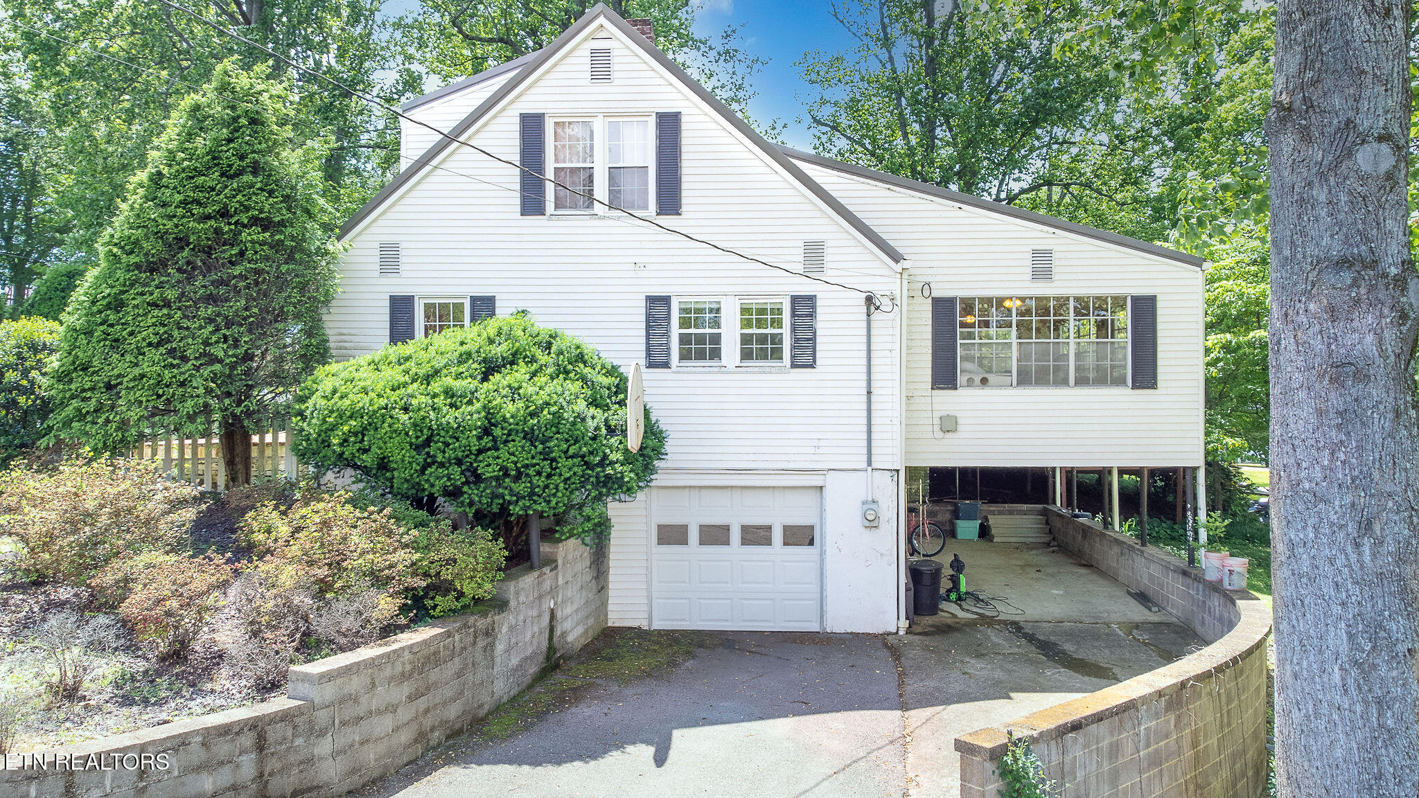 1107 E Elm Street Lafollette TN 37766