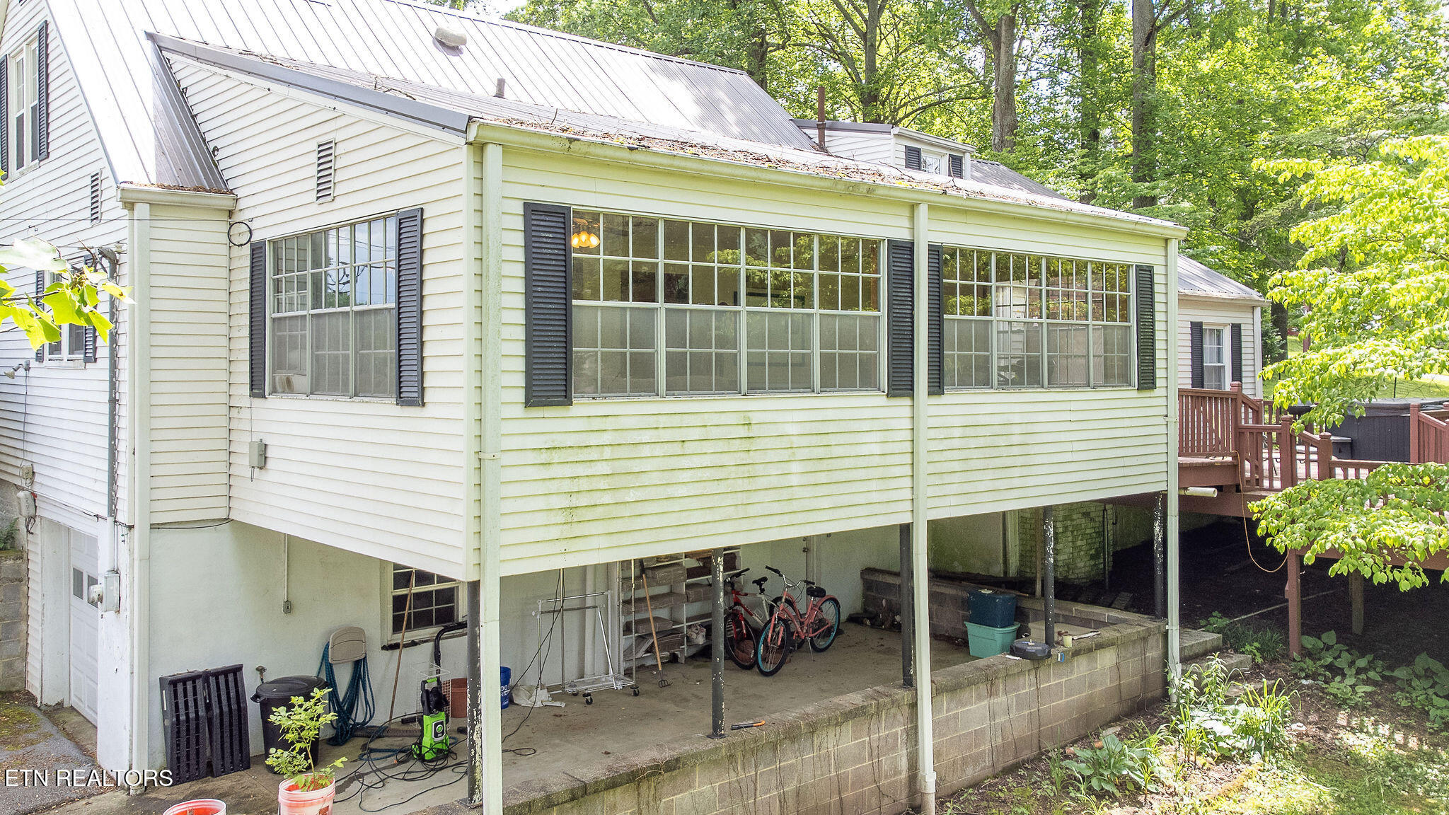 1107 E Elm Street Lafollette TN 37766