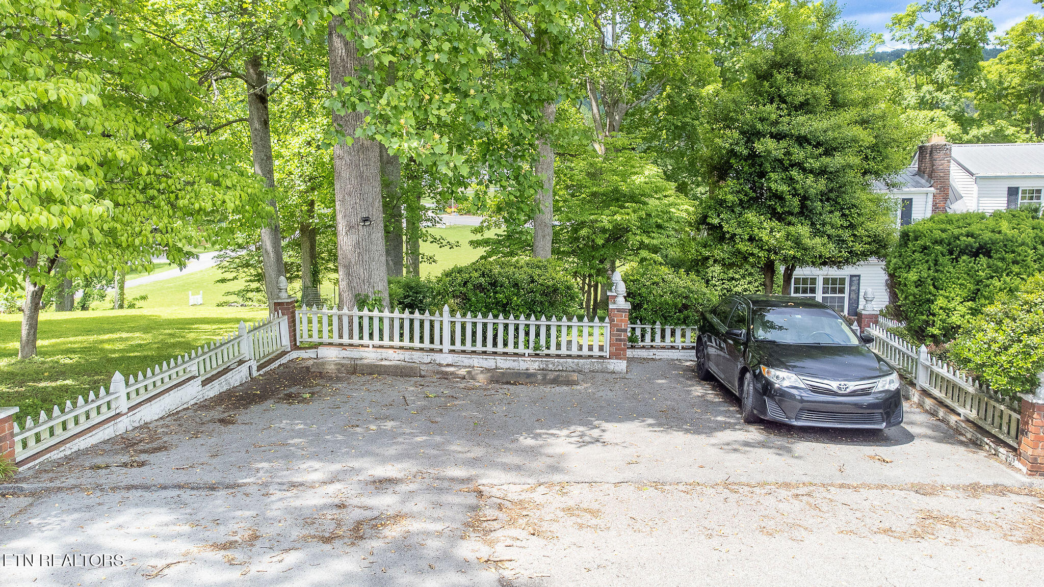 1107 E Elm Street Lafollette TN 37766