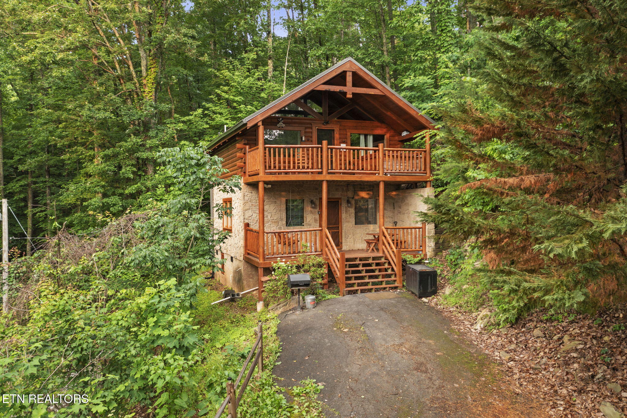 1868 Orchard Drive Sevierville TN 37876