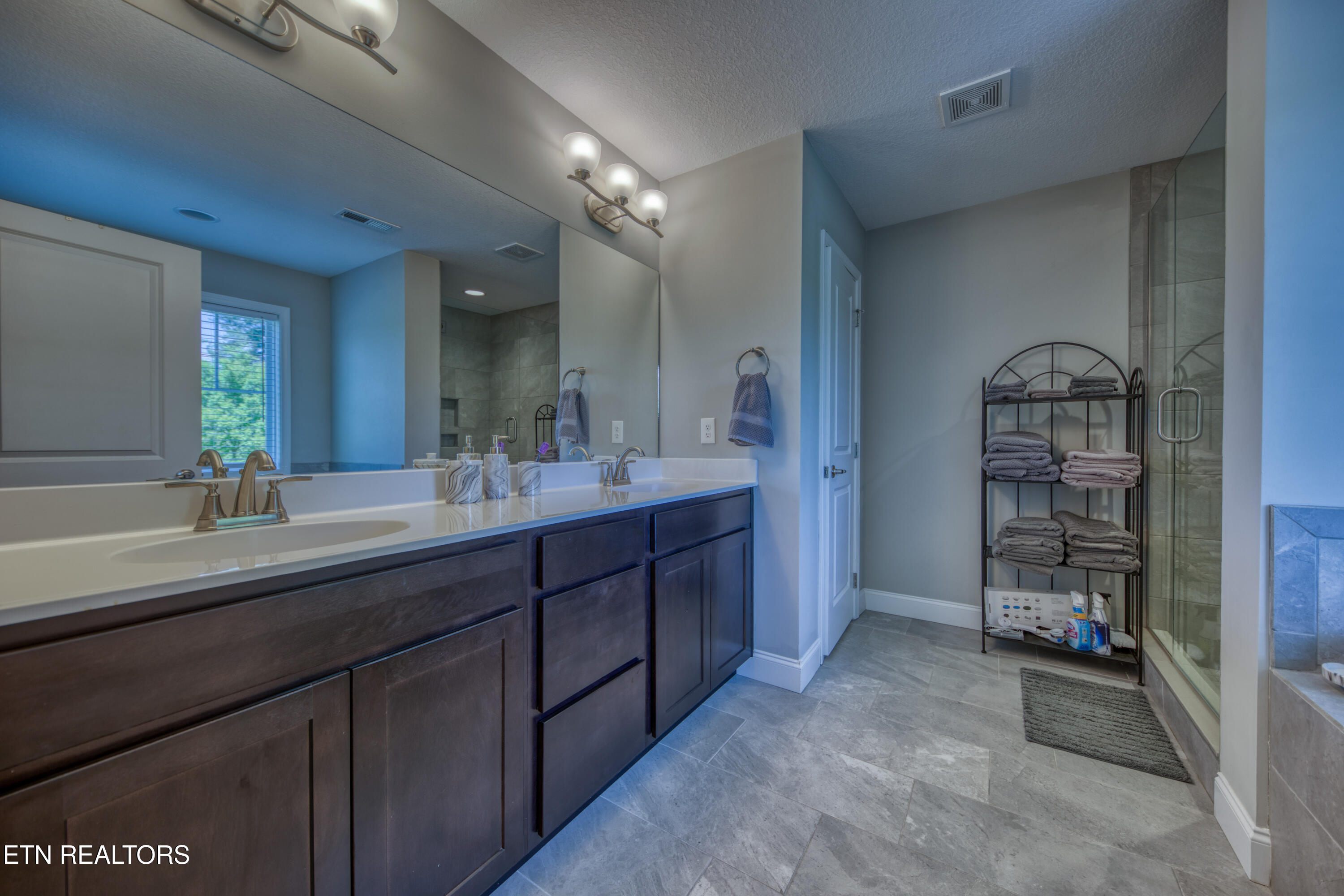 8435 Creek Valley Lane Knoxville TN 37931