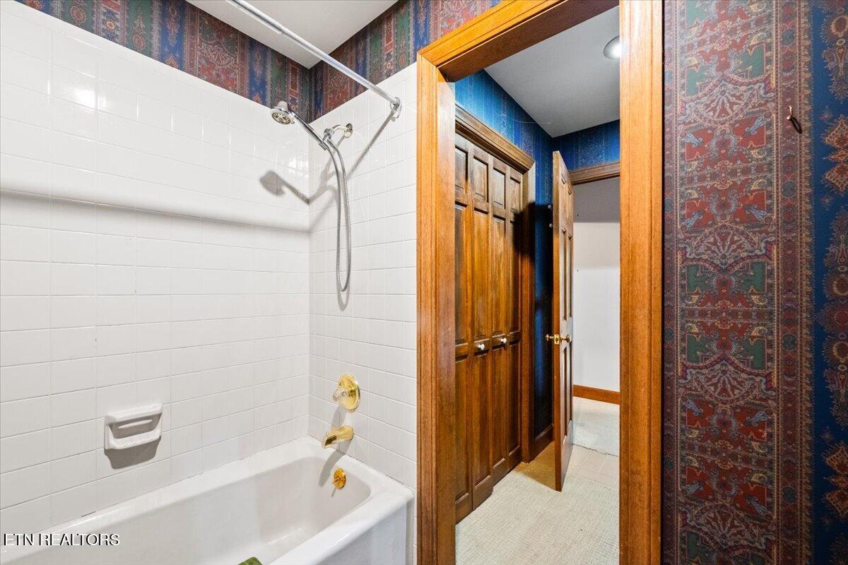 400 Imperial Heights Drive Lafollette TN 37766