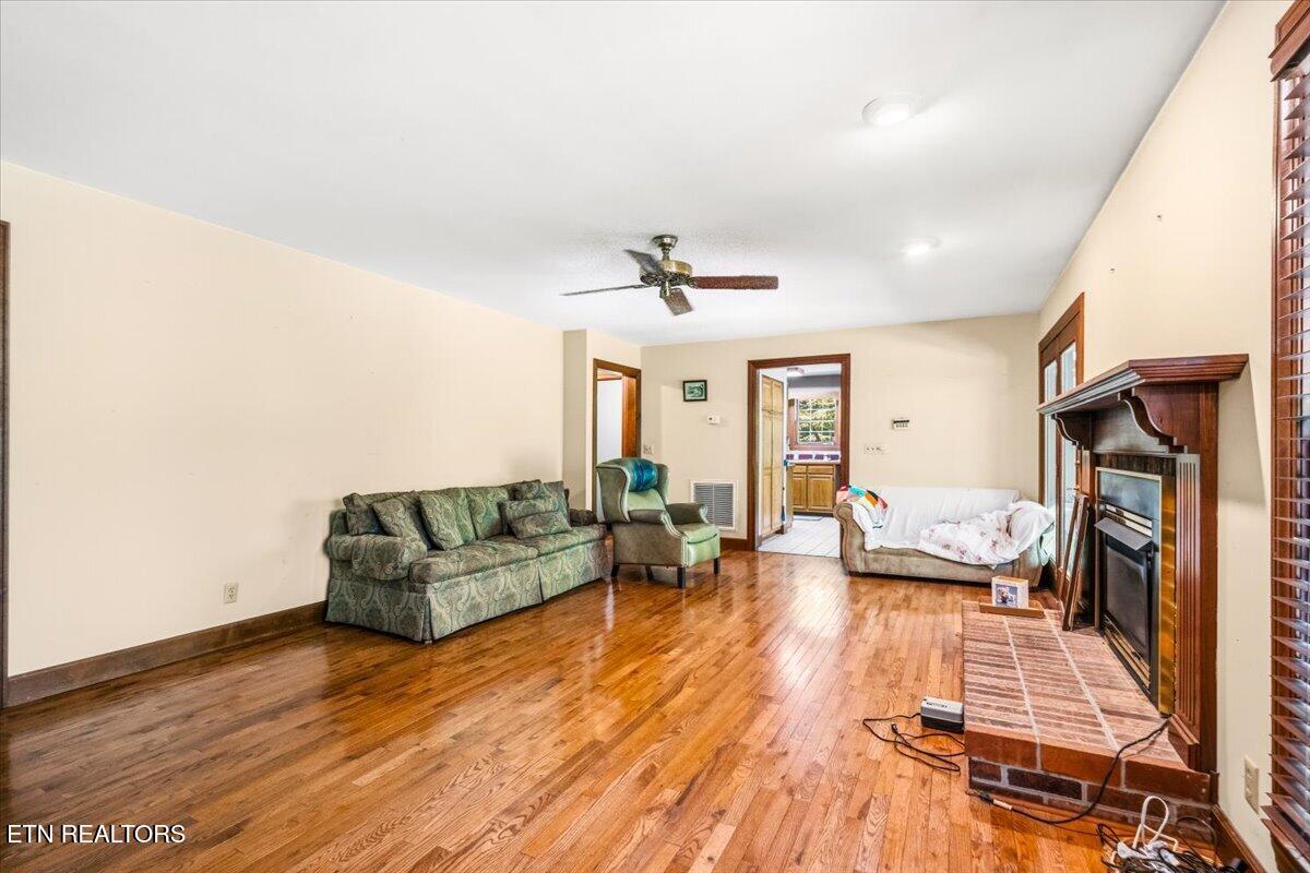 400 Imperial Heights Drive Lafollette TN 37766