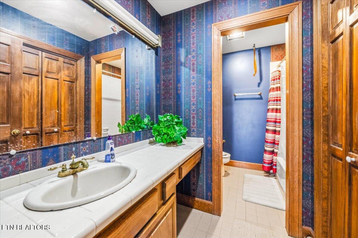 400 Imperial Heights Drive Lafollette TN 37766