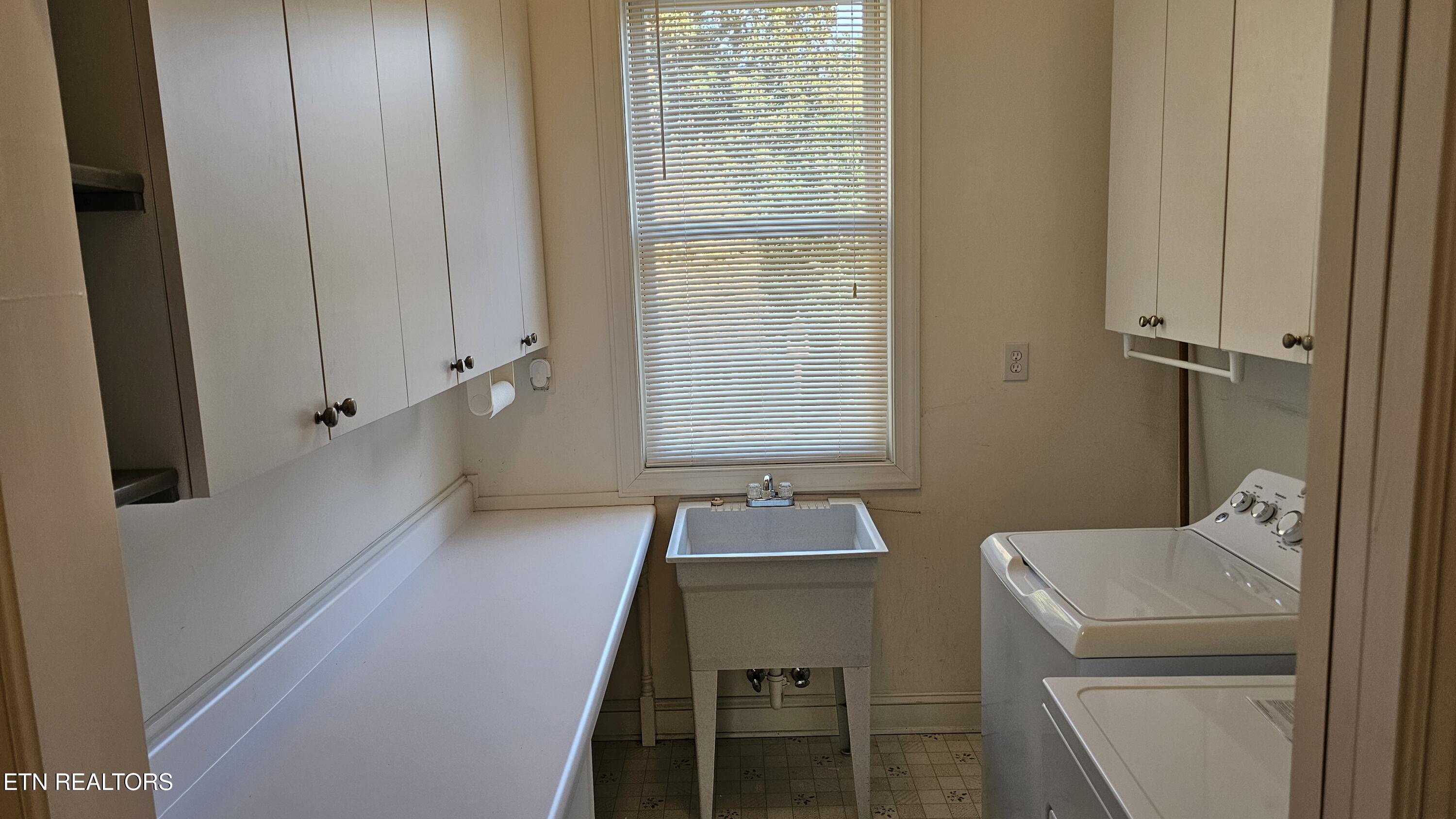 302 Oostanali Circle Loudon TN 37774