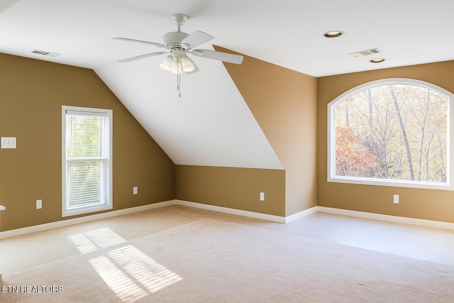 302 Oostanali Circle Loudon TN 37774