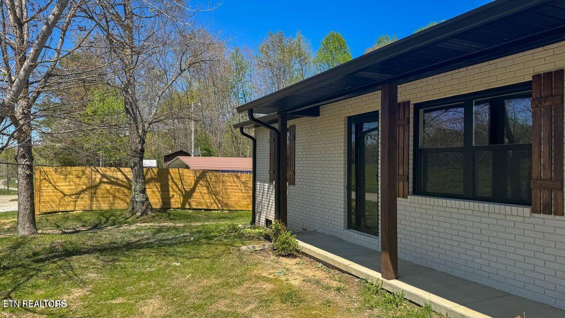 2315 Pine Grove Road Winfield TN 37892