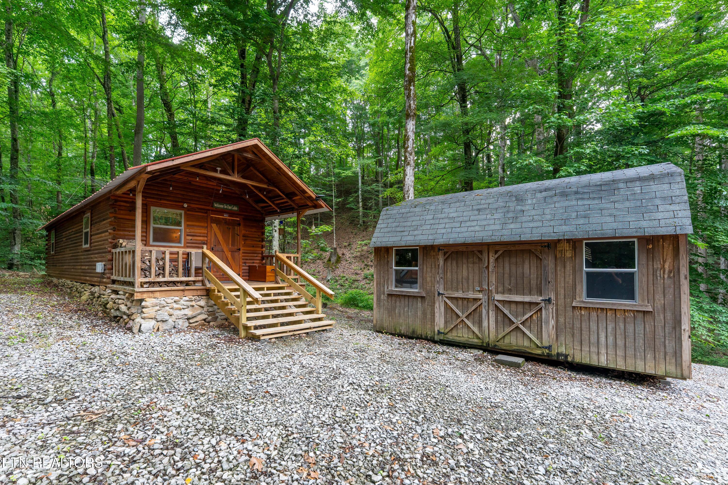 1827 Old Chilhowee Loop Seymour TN 37865