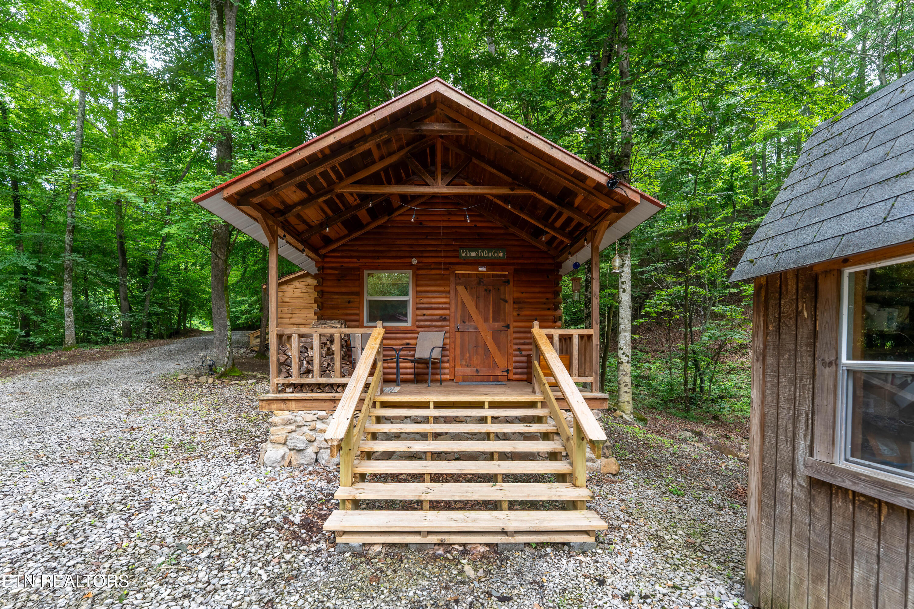1827 Old Chilhowee Loop Seymour TN 37865