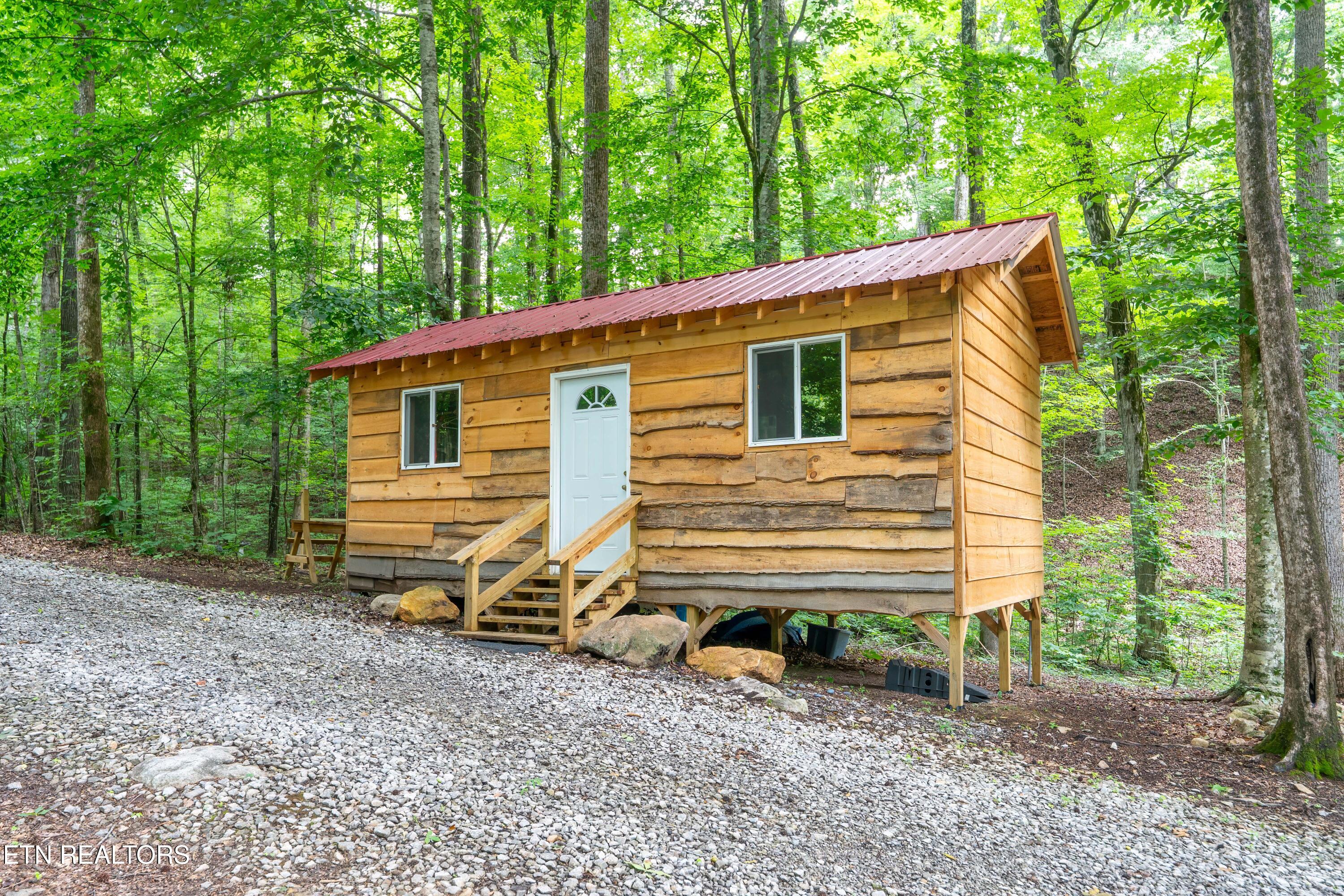 1827 Old Chilhowee Loop Seymour TN 37865