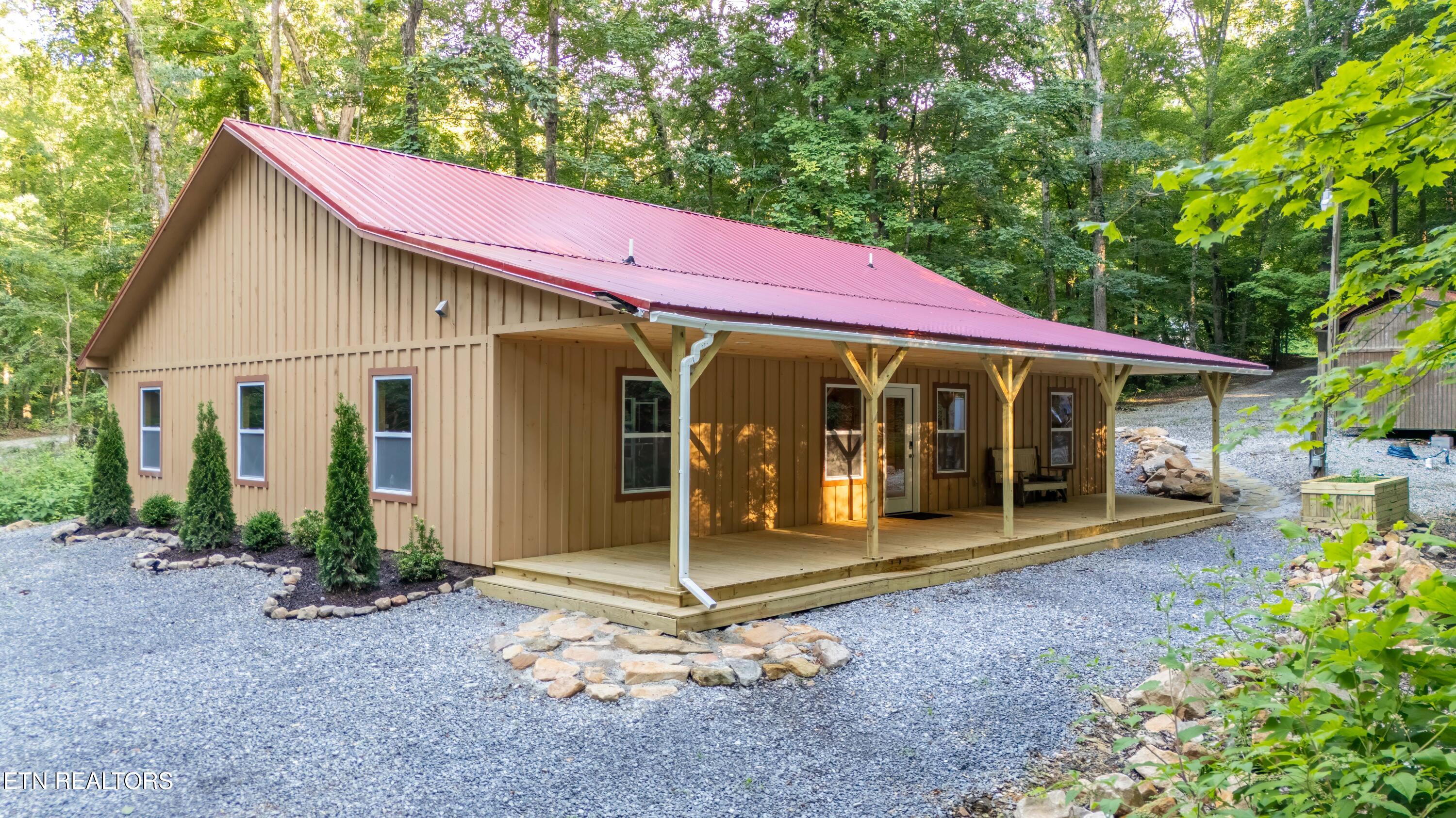 1827 Old Chilhowee Loop Seymour TN 37865