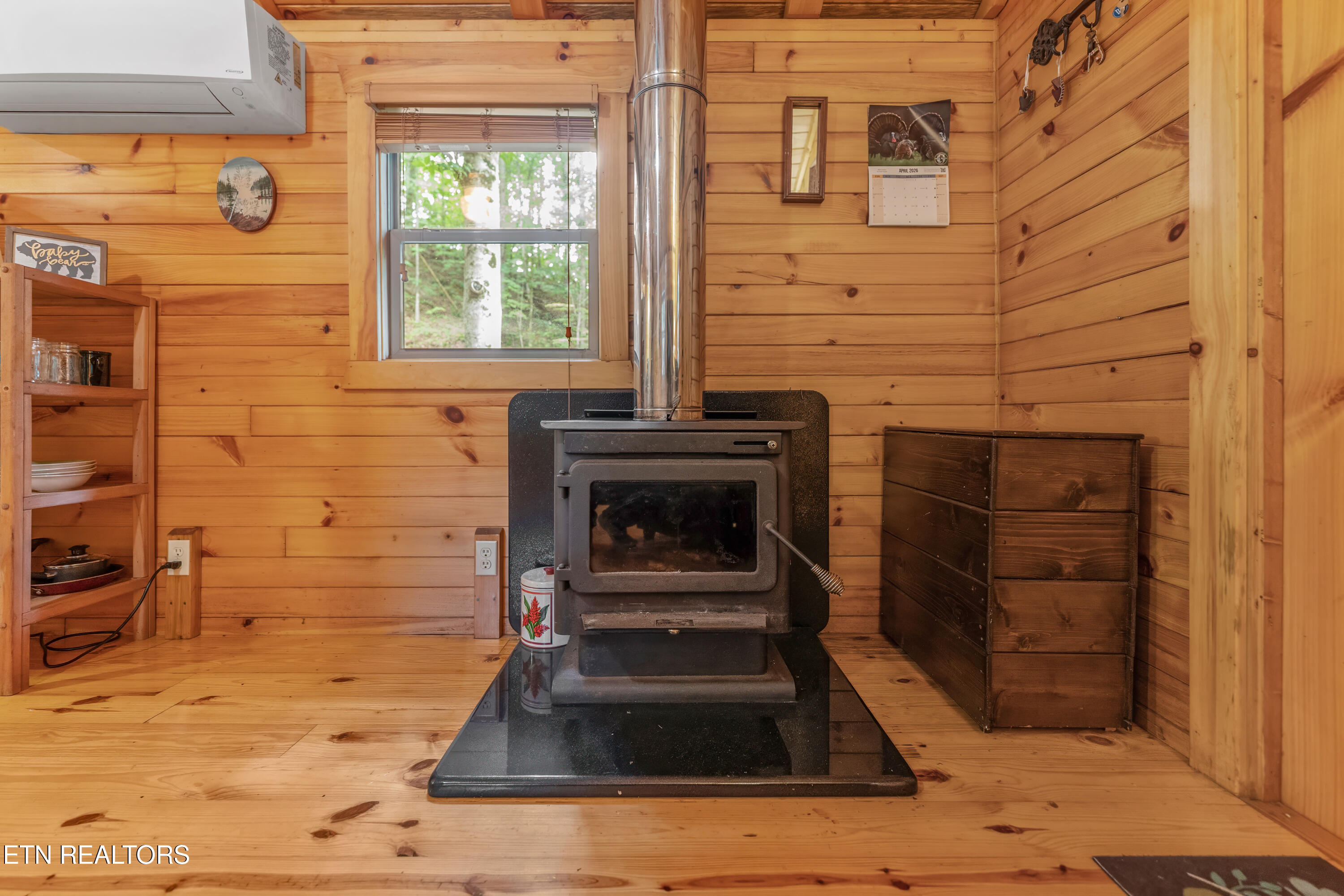 1827 Old Chilhowee Loop Seymour TN 37865