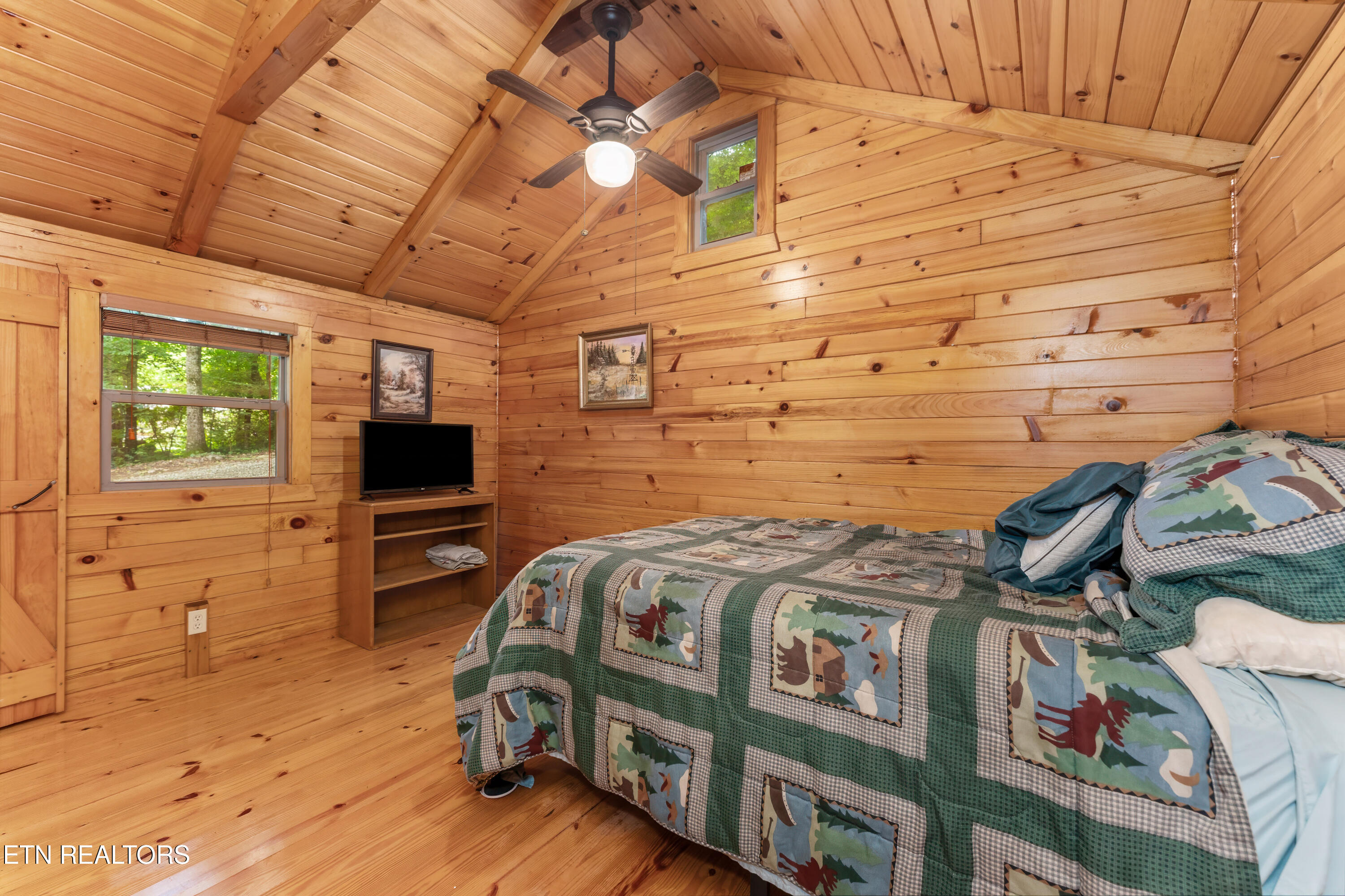 1827 Old Chilhowee Loop Seymour TN 37865
