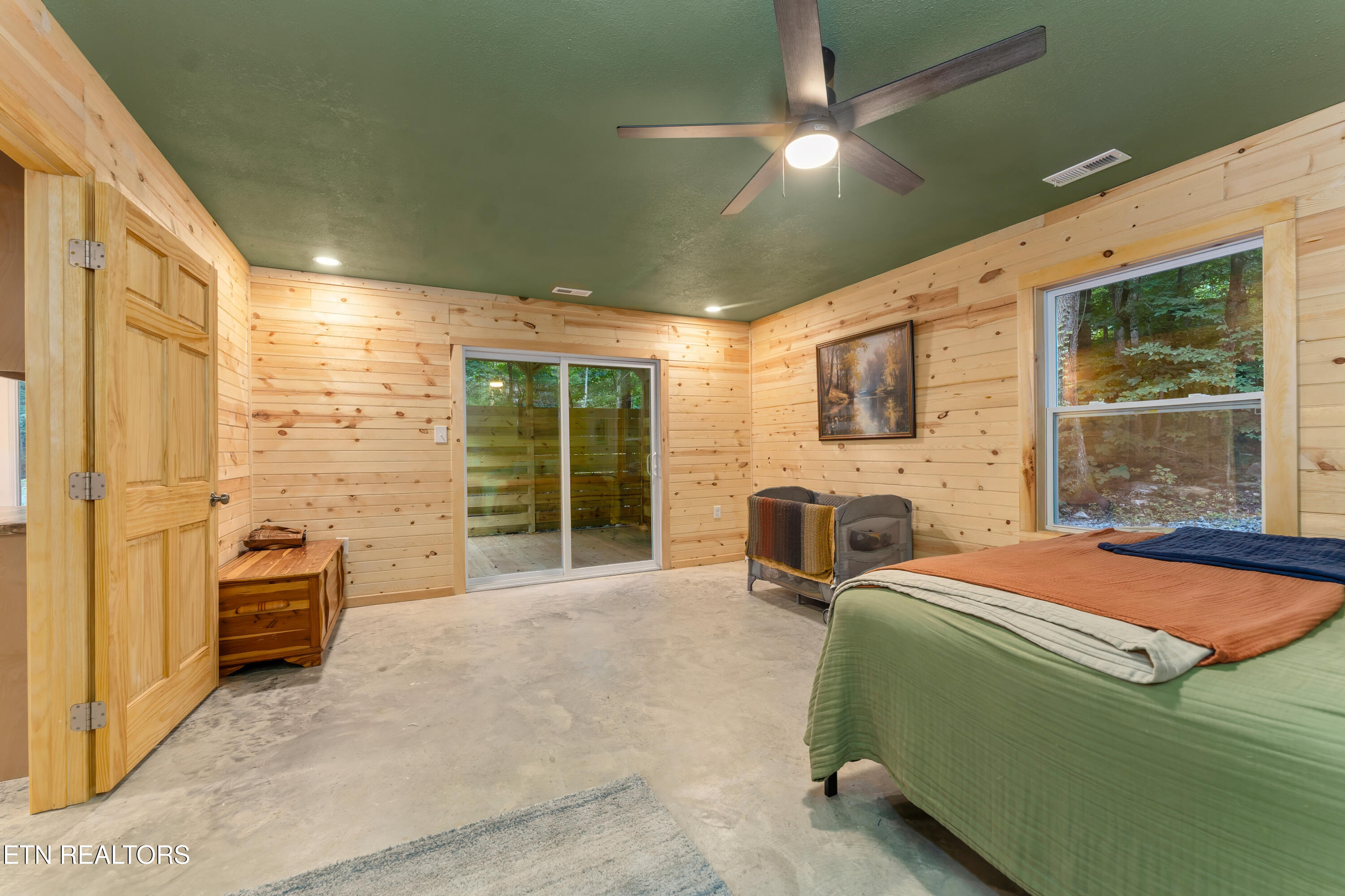 1827 Old Chilhowee Loop Seymour TN 37865