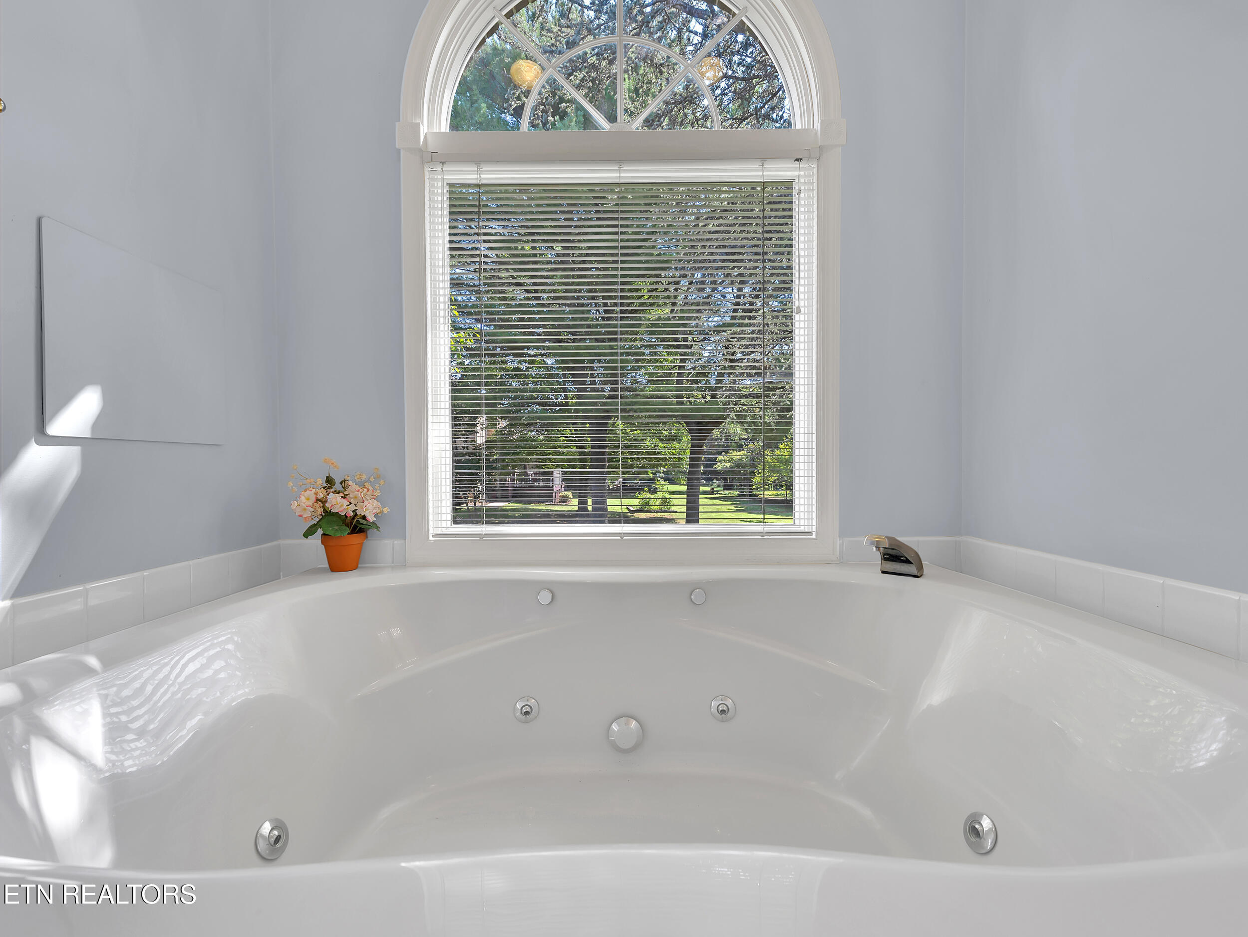 12345 Butternut Circle Knoxville TN 37934