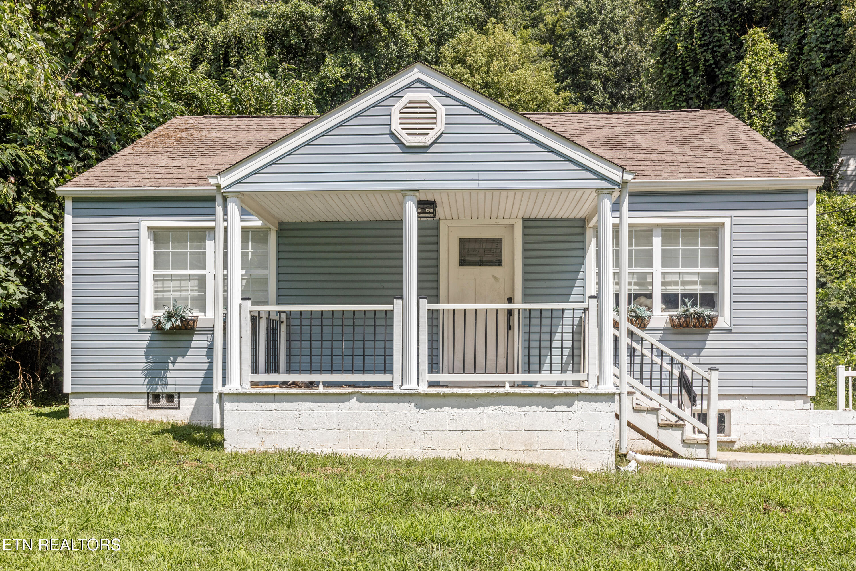 632 W Tri County Boulevard Oliver Springs TN 37840