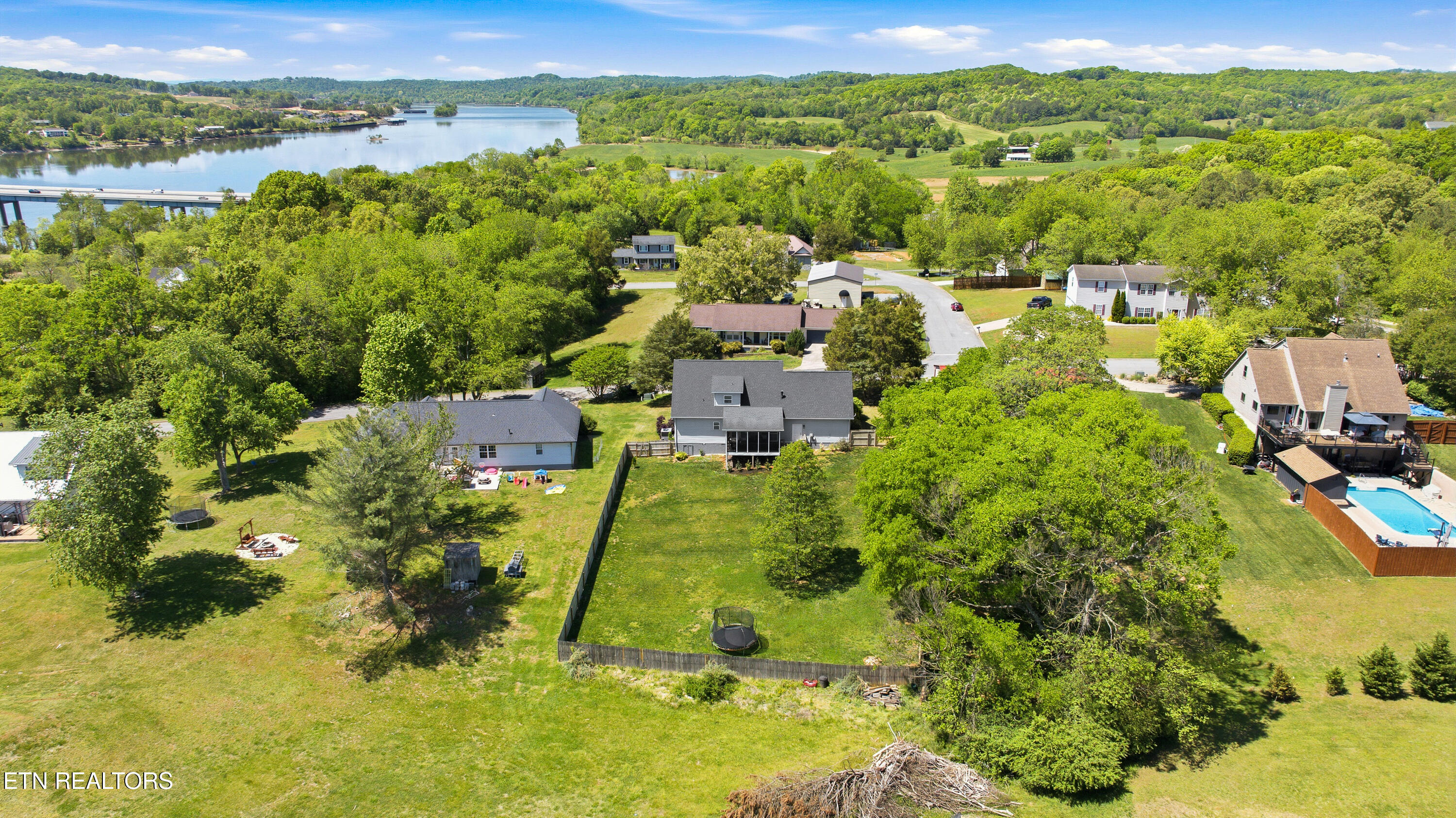 1435 Club Drive Loudon TN 37774