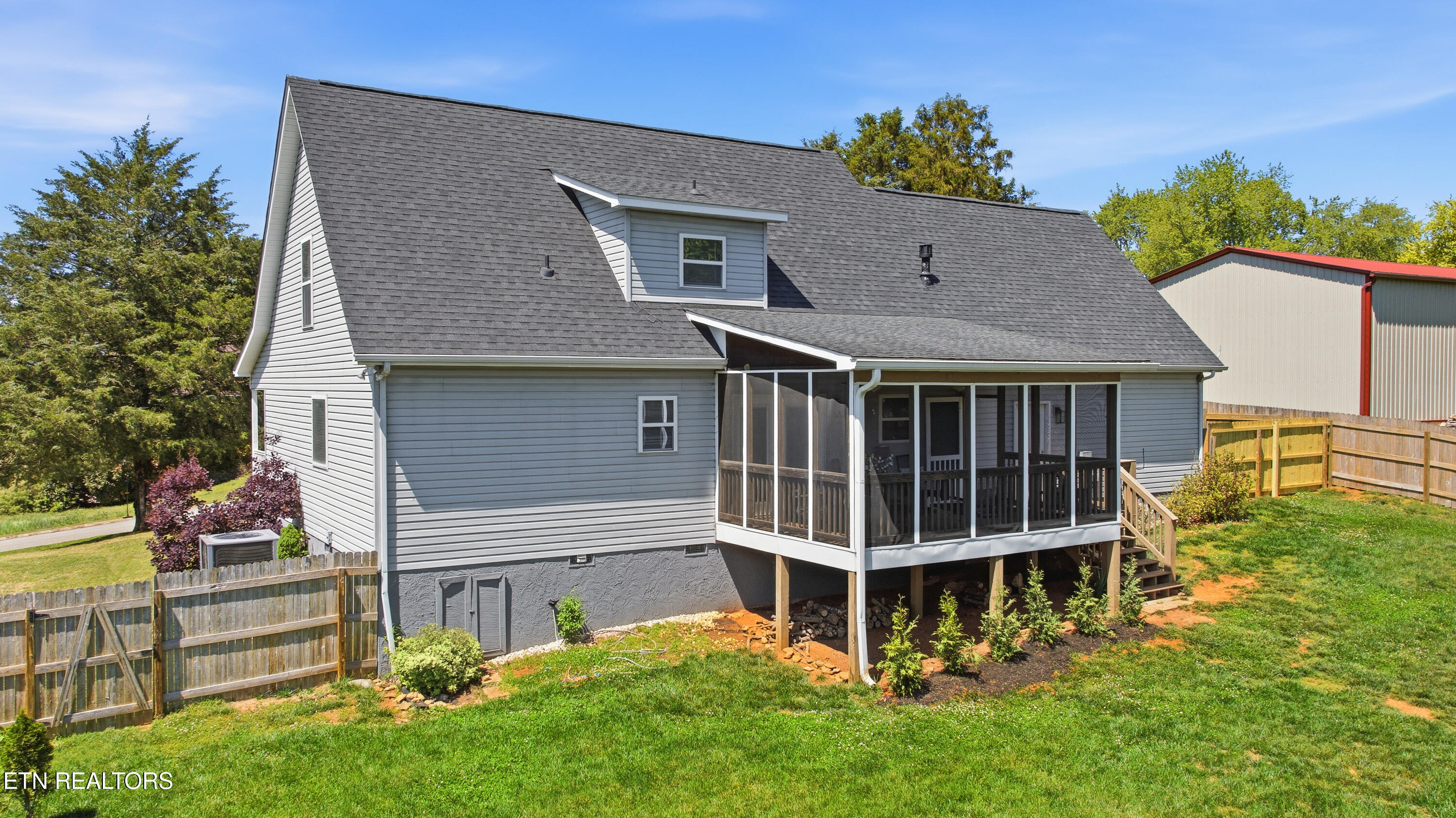 1435 Club Drive Loudon TN 37774