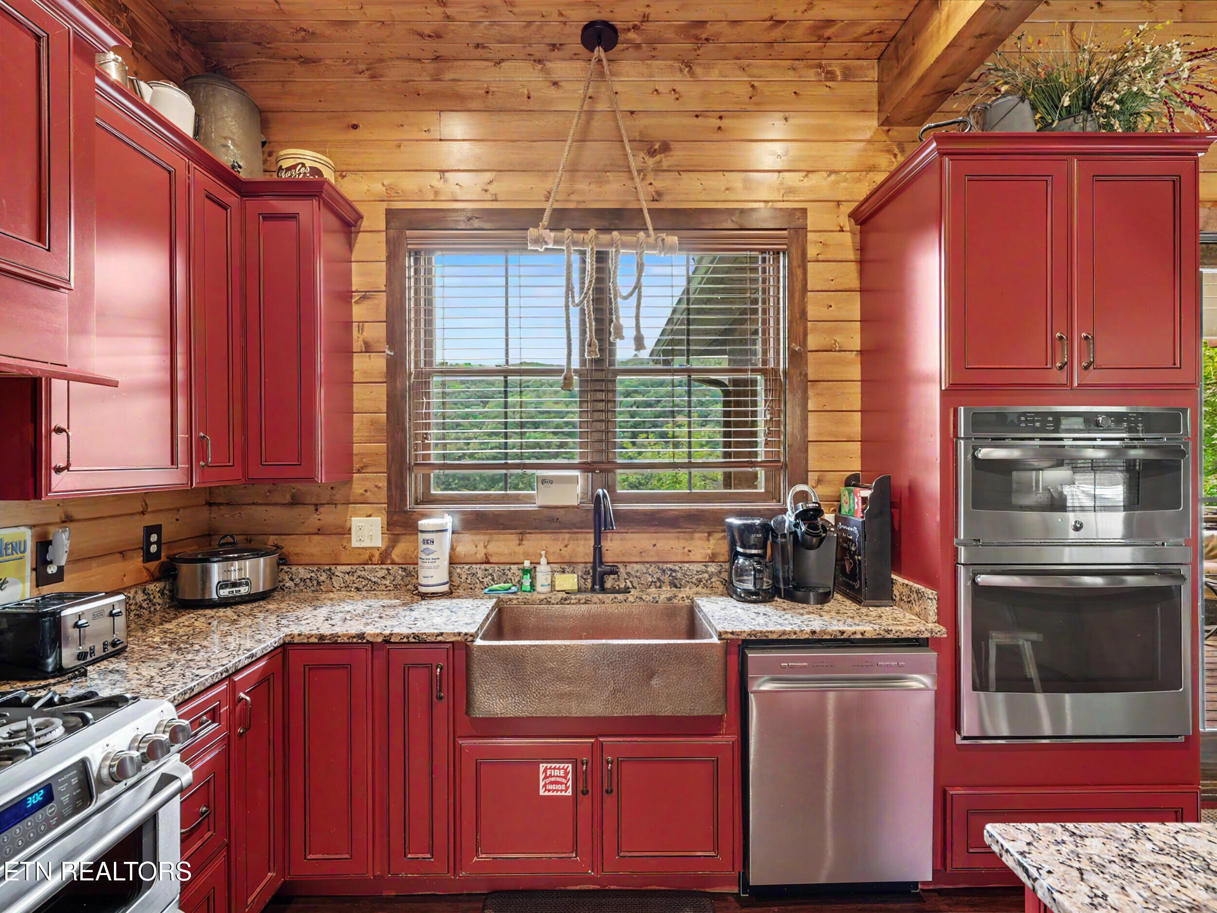 836 & 835 Jacks Bluff Road New Tazewell TN 37825