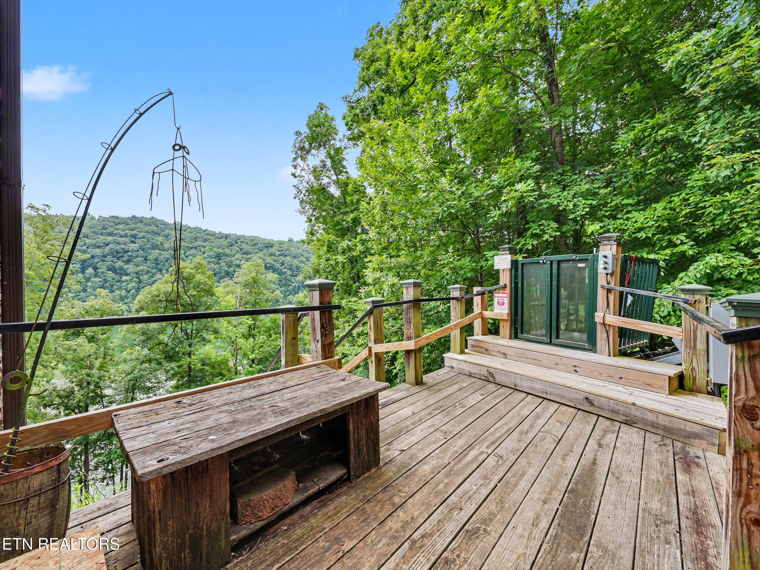 836 & 835 Jacks Bluff Road New Tazewell TN 37825