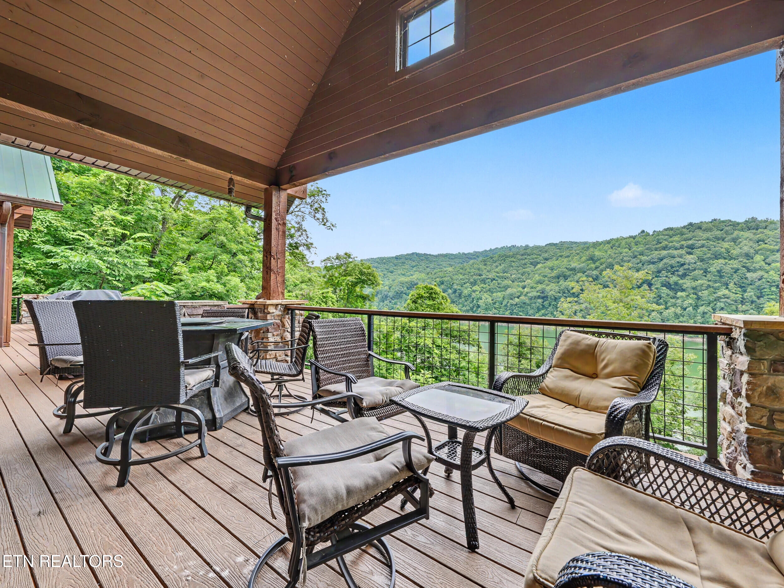 836 & 835 Jacks Bluff Road New Tazewell TN 37825