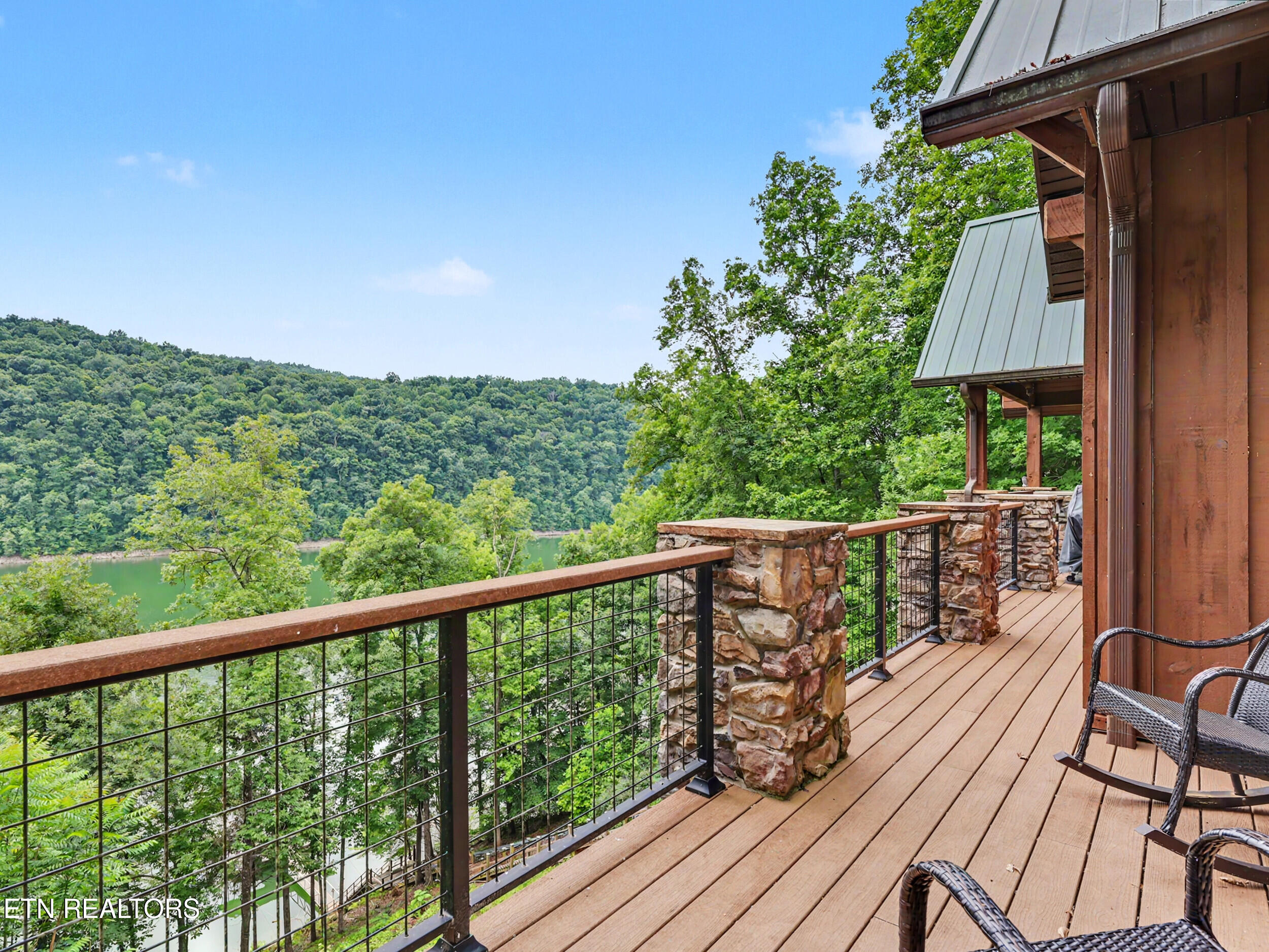836 & 835 Jacks Bluff Road New Tazewell TN 37825