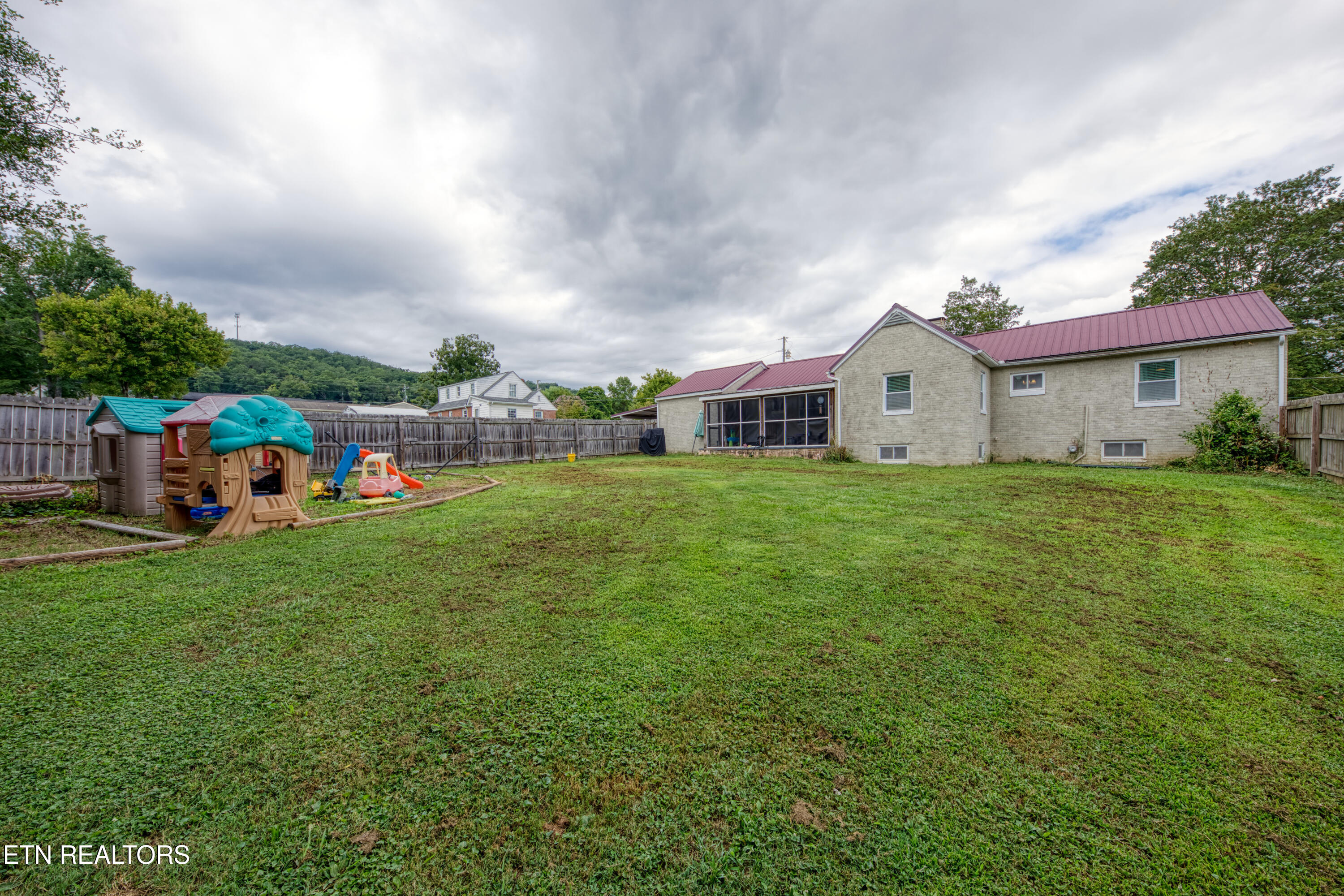 710 Lantana Lane Clinton TN 37716