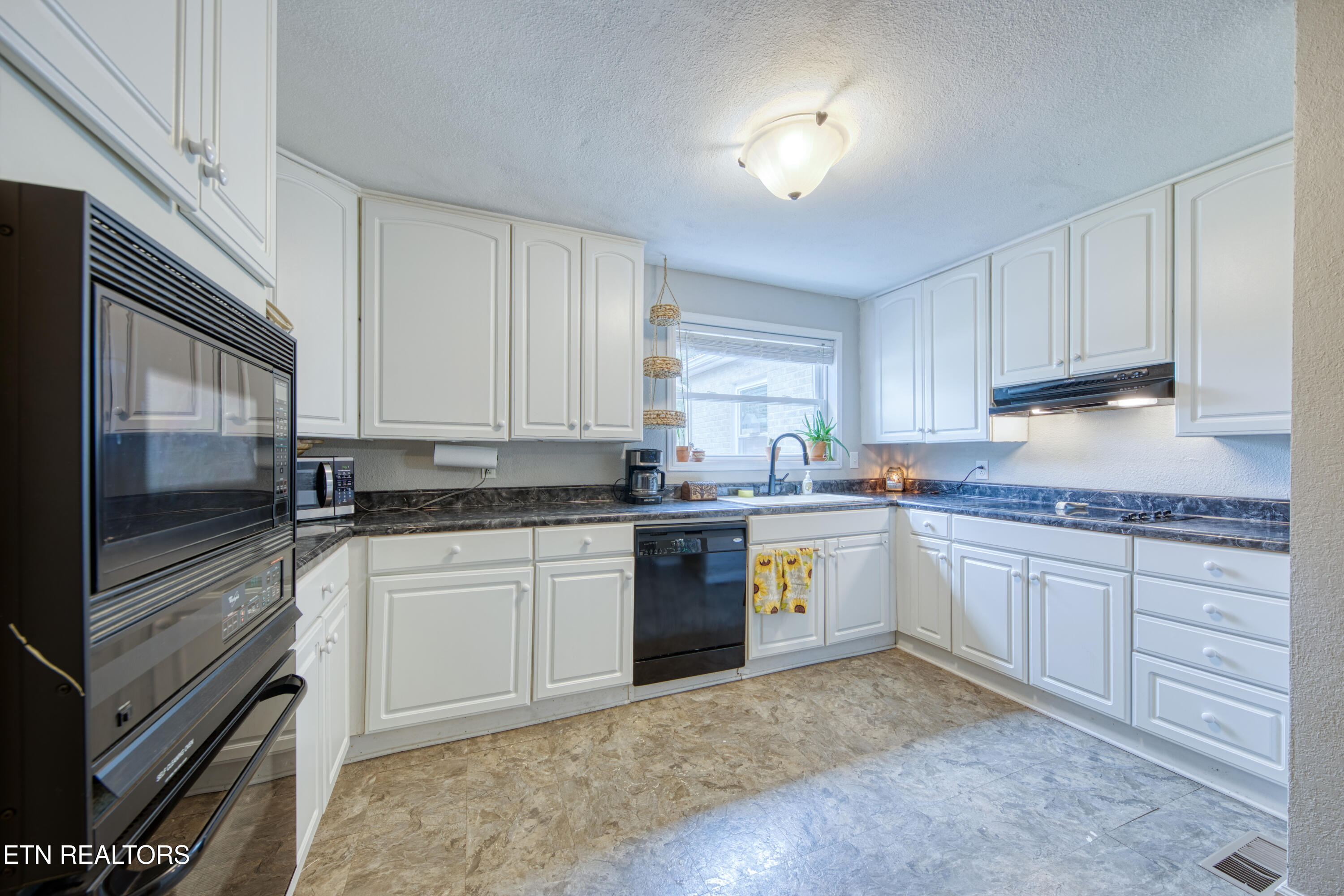 710 Lantana Lane Clinton TN 37716