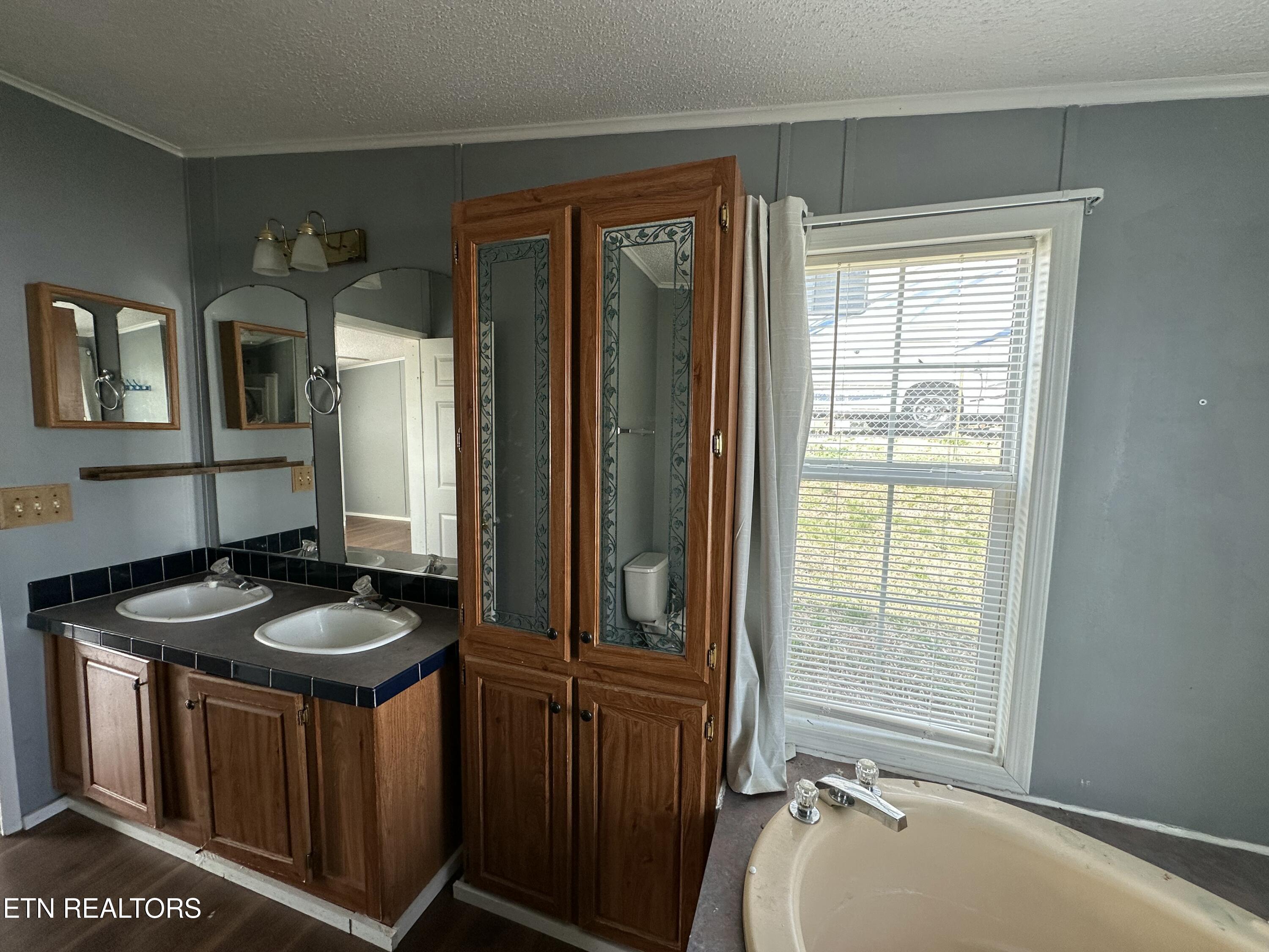 408 W Rathburn Street Rockwood TN 37854