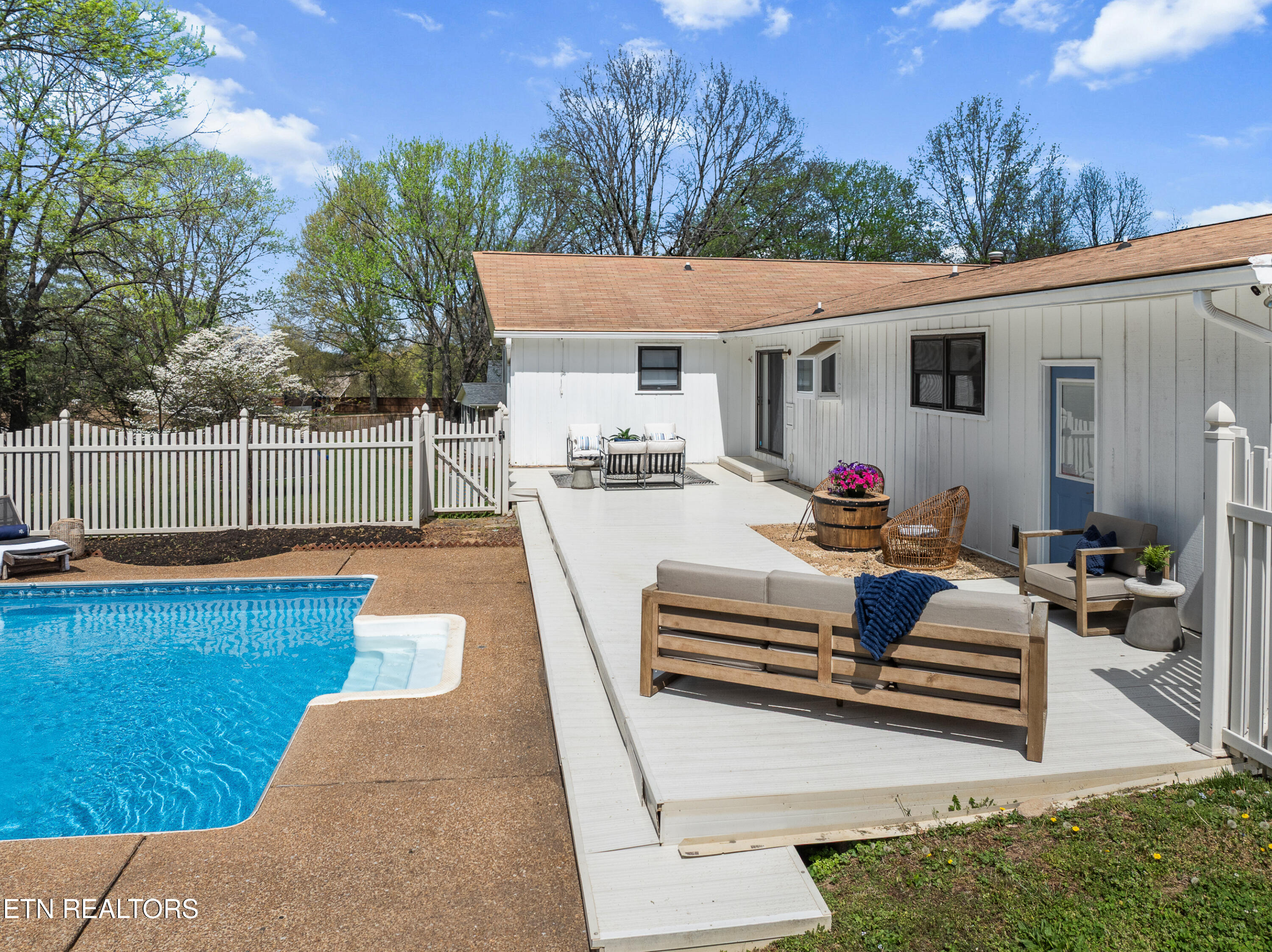 2219 Canterbury Circle Maryville TN 37803