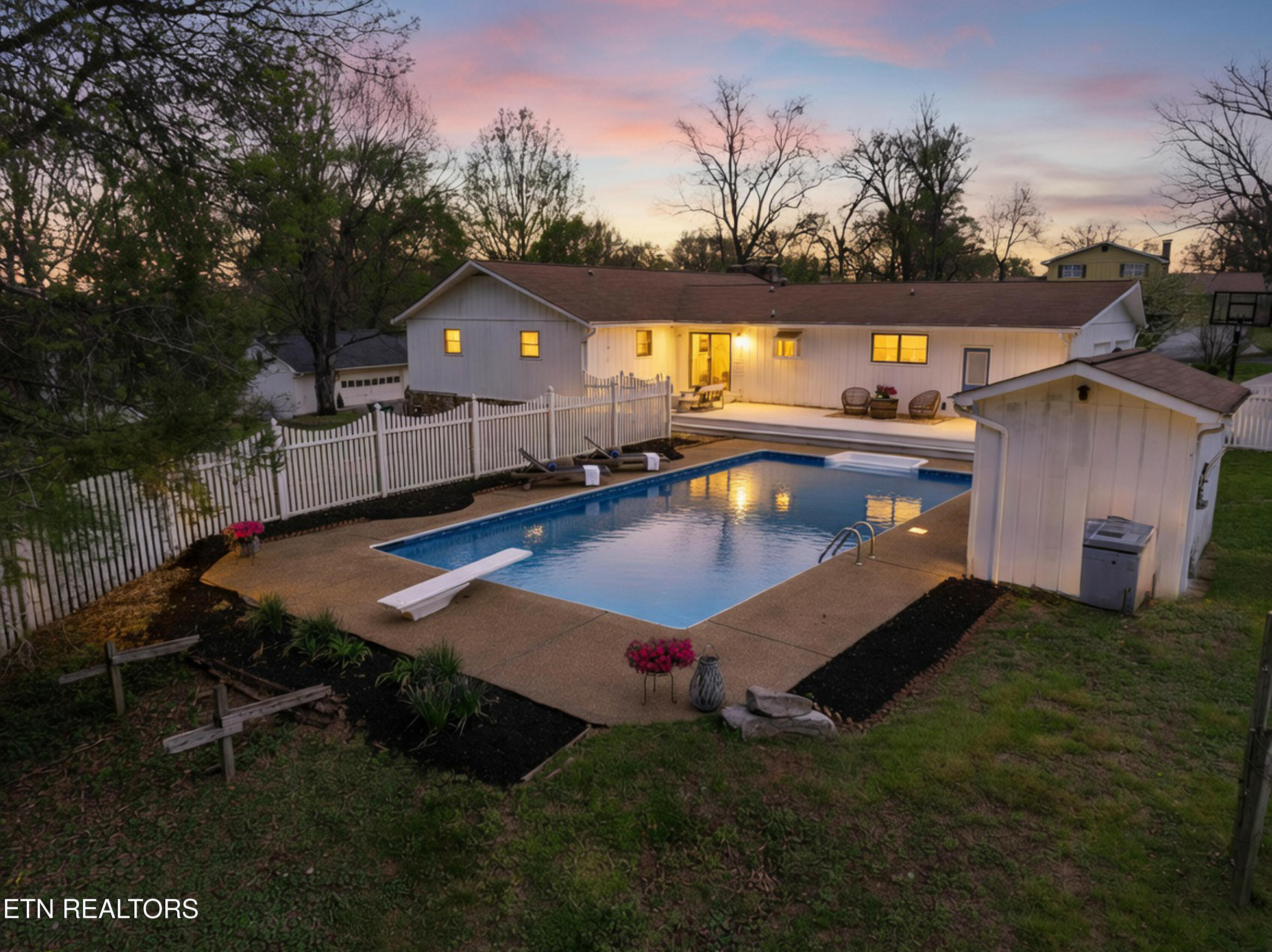 2219 Canterbury Circle Maryville TN 37803