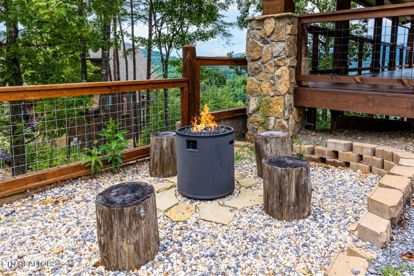 2520 Mountain Holly Way Sevierville TN 37862