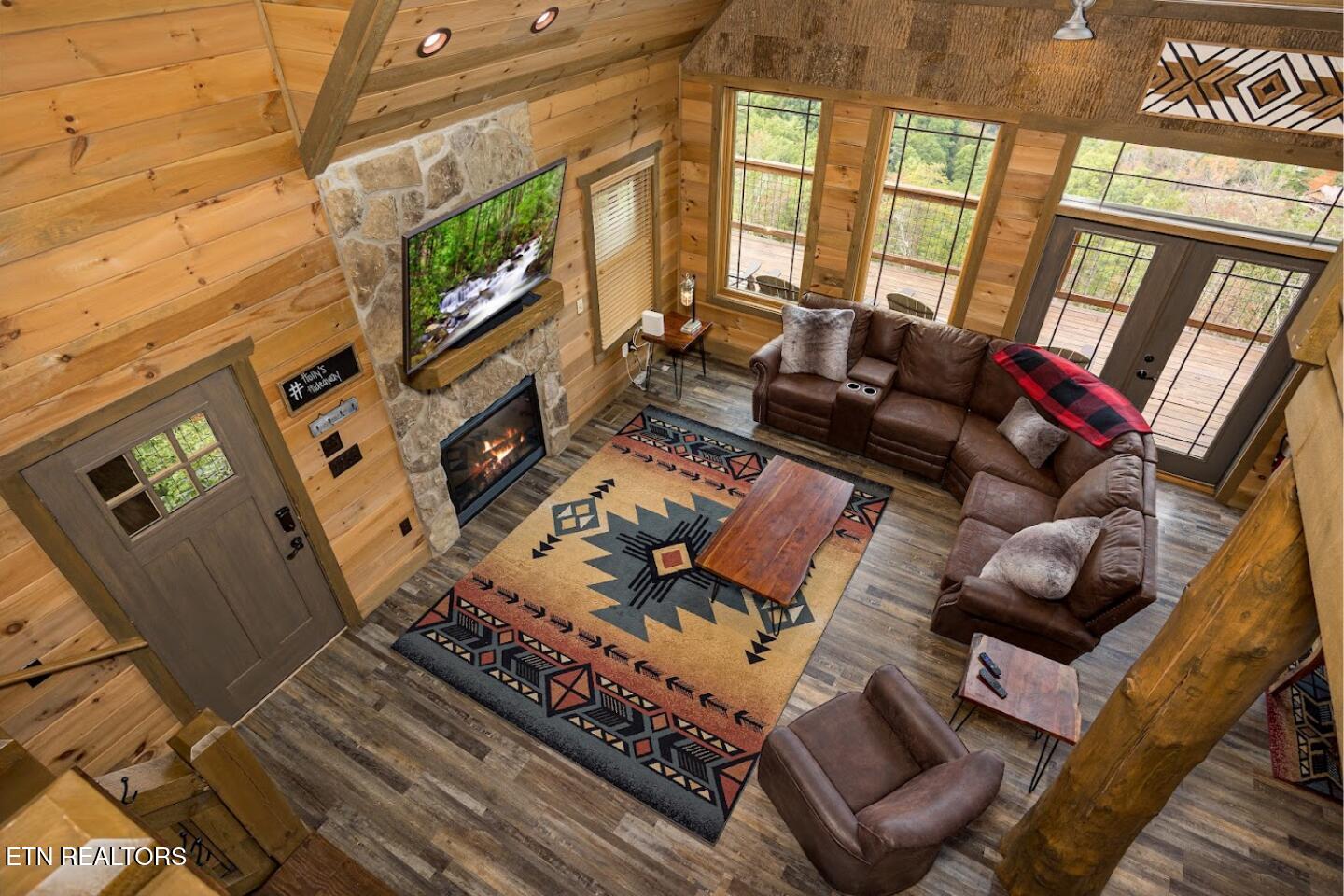 2520 Mountain Holly Way Sevierville TN 37862