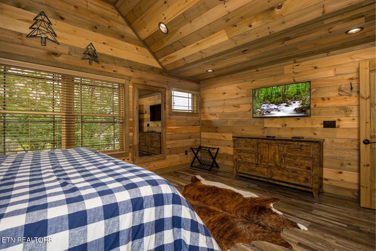 2520 Mountain Holly Way Sevierville TN 37862