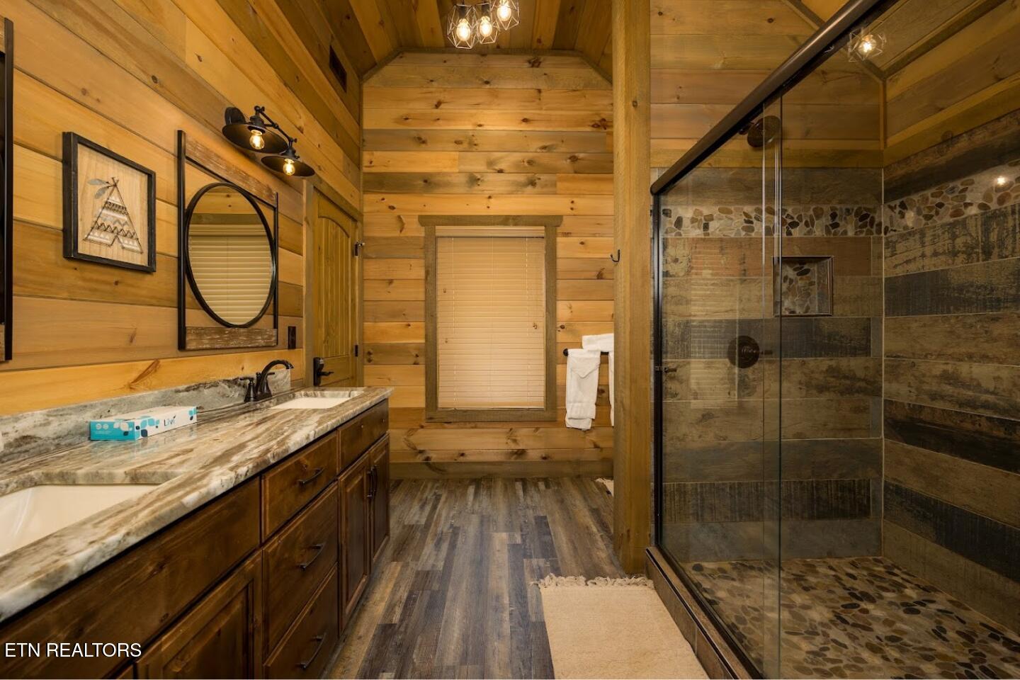 2520 Mountain Holly Way Sevierville TN 37862