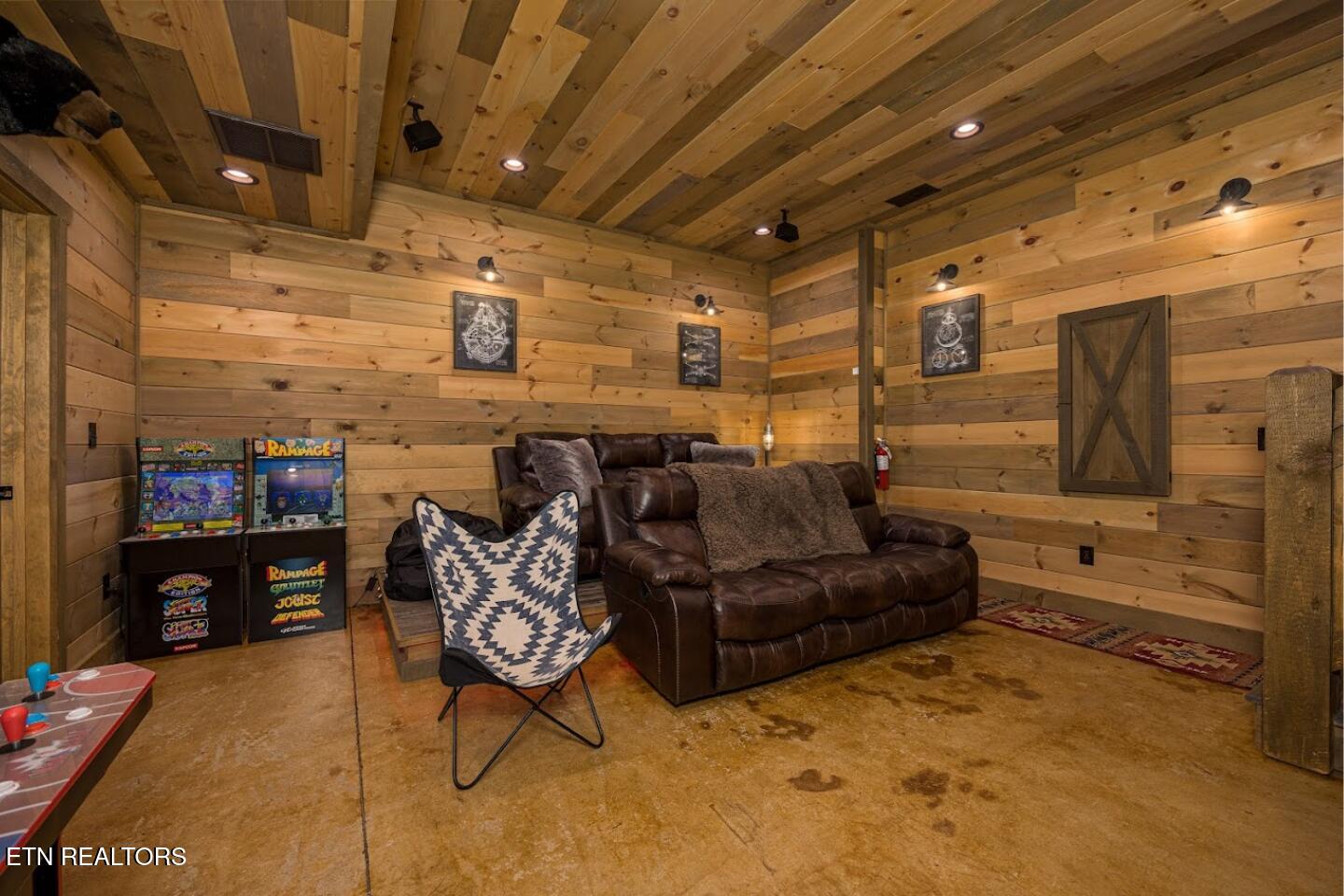 2520 Mountain Holly Way Sevierville TN 37862