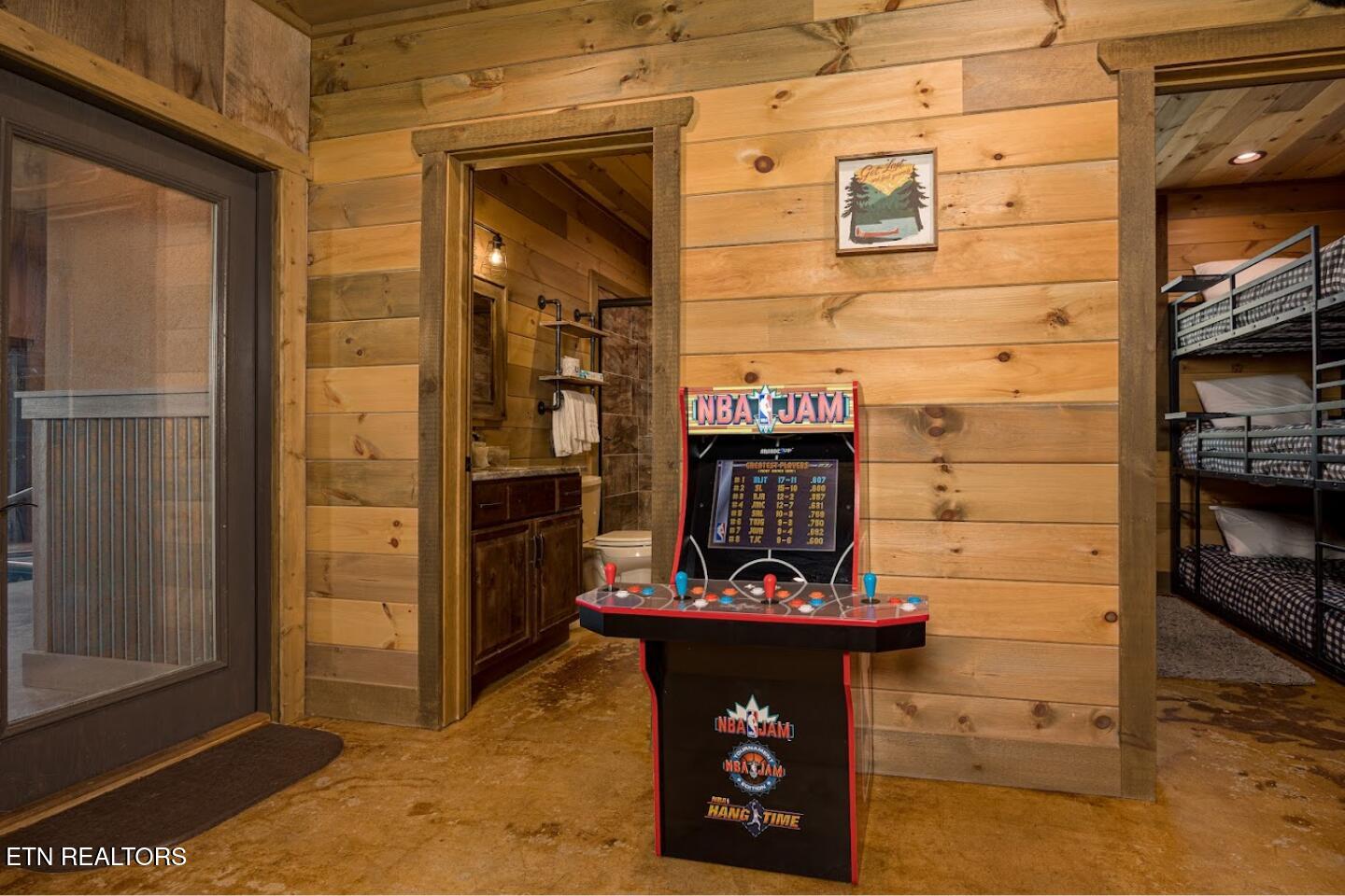 2520 Mountain Holly Way Sevierville TN 37862