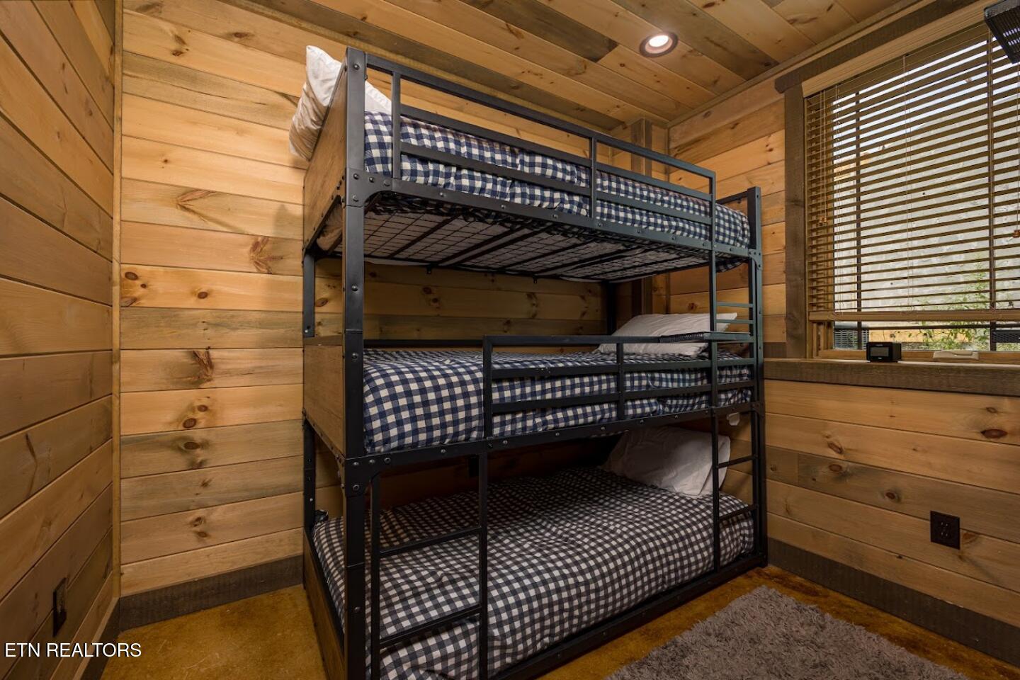 2520 Mountain Holly Way Sevierville TN 37862