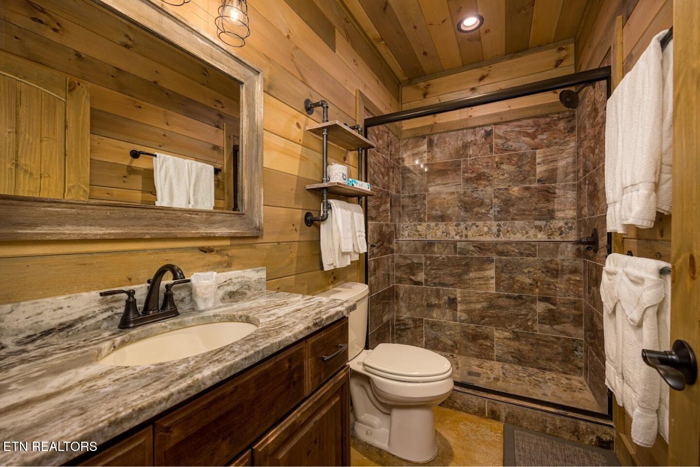 2520 Mountain Holly Way Sevierville TN 37862