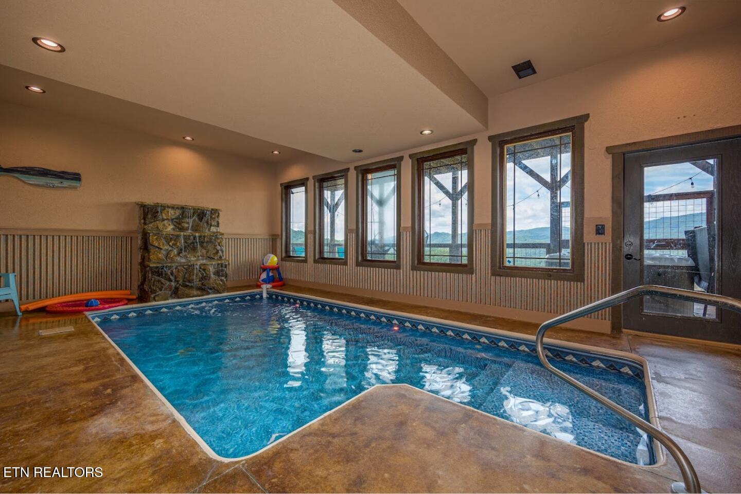 2520 Mountain Holly Way Sevierville TN 37862