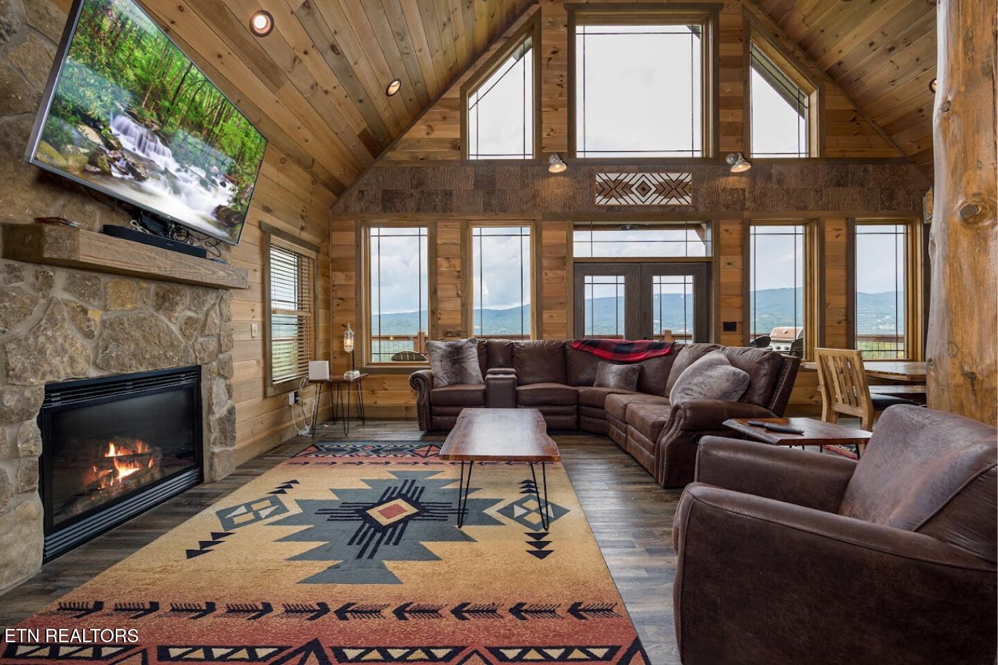 2520 Mountain Holly Way Sevierville TN 37862