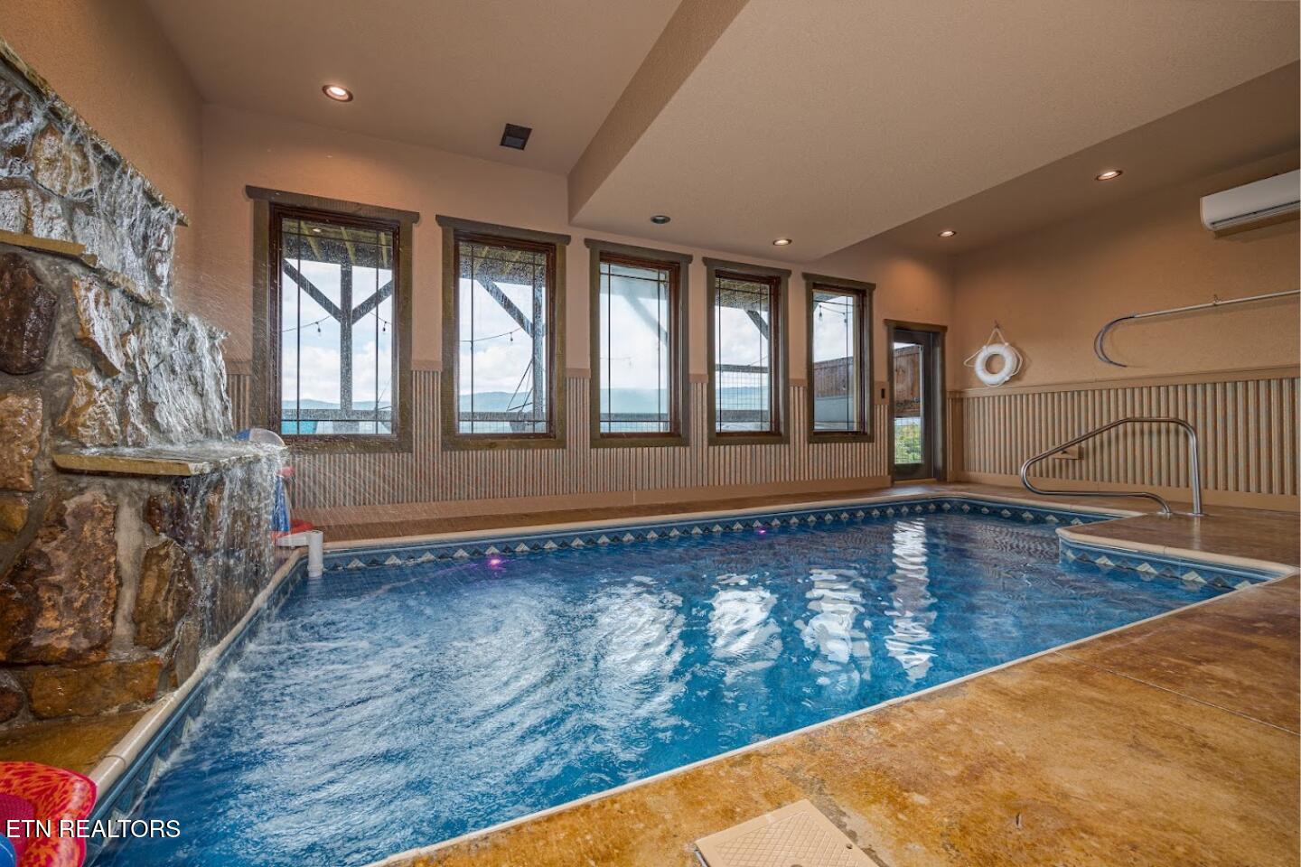 2520 Mountain Holly Way Sevierville TN 37862