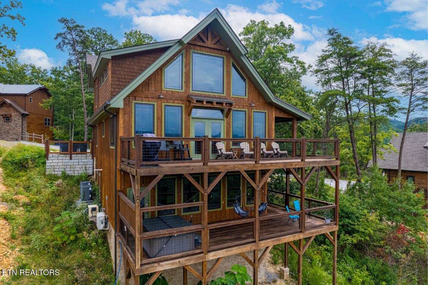 2520 Mountain Holly Way Sevierville TN 37862