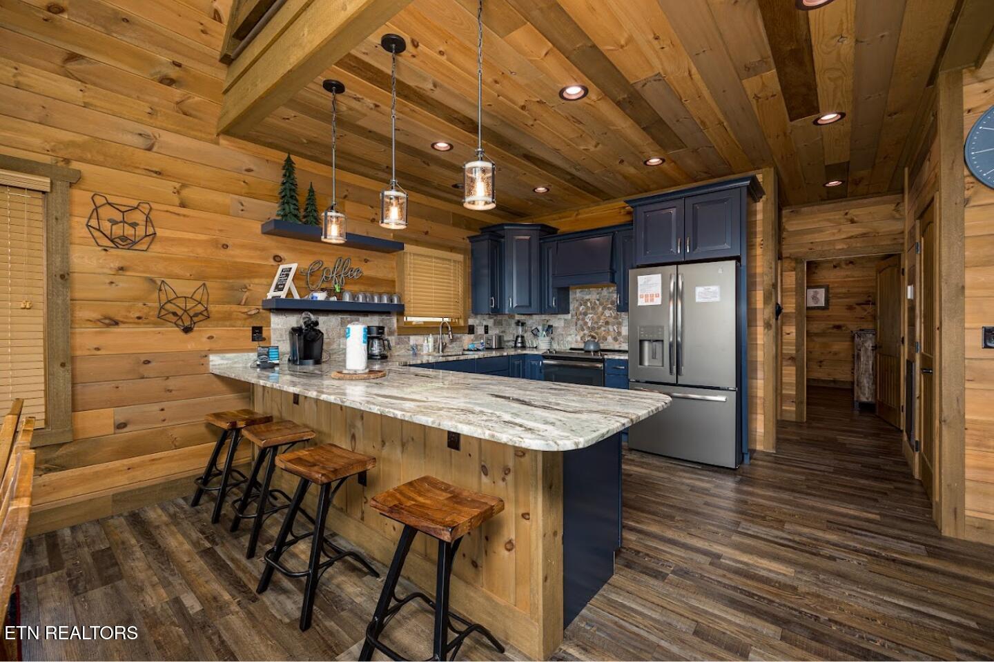 2520 Mountain Holly Way Sevierville TN 37862