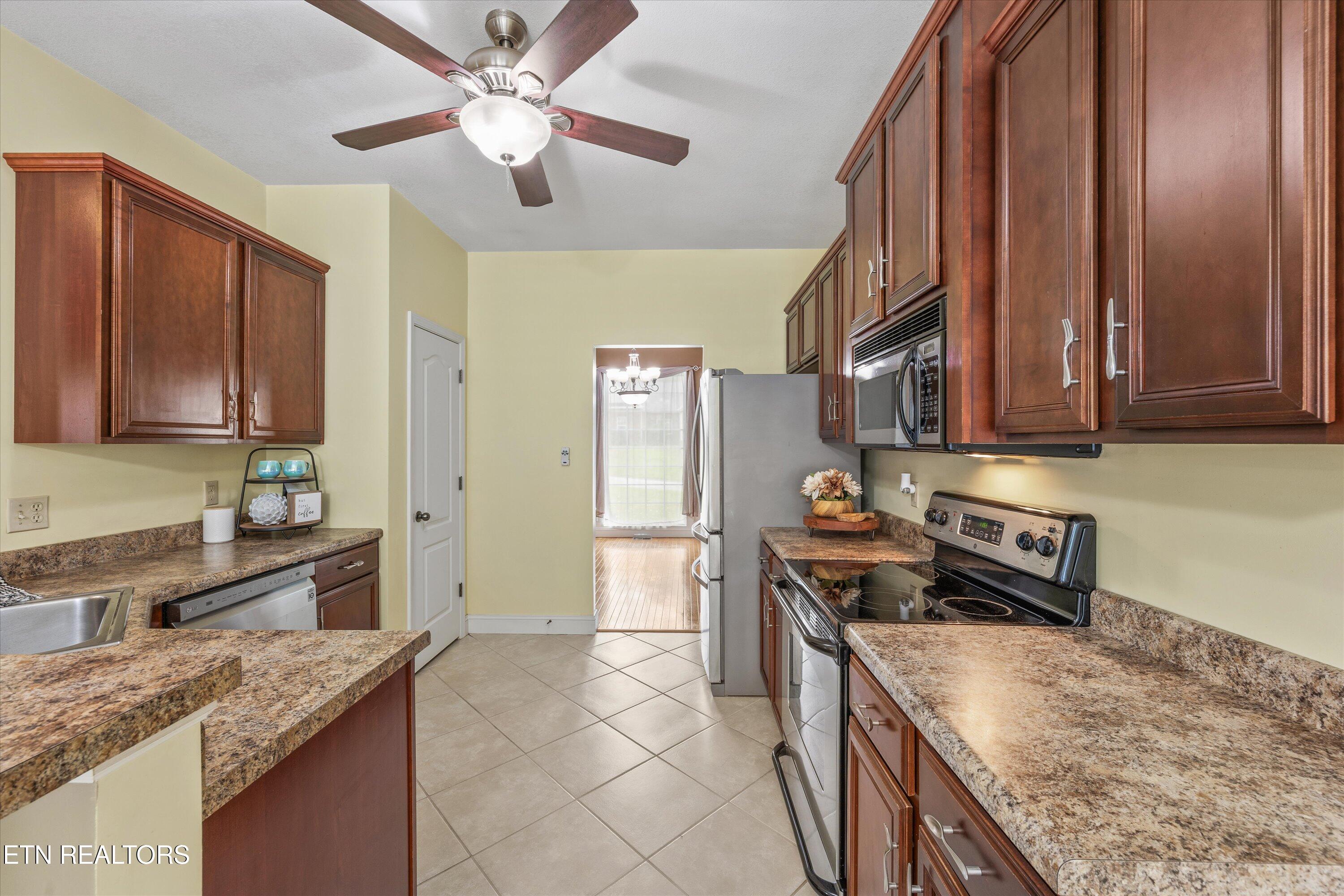 8127 Campbells Point Road Corryton TN 37721