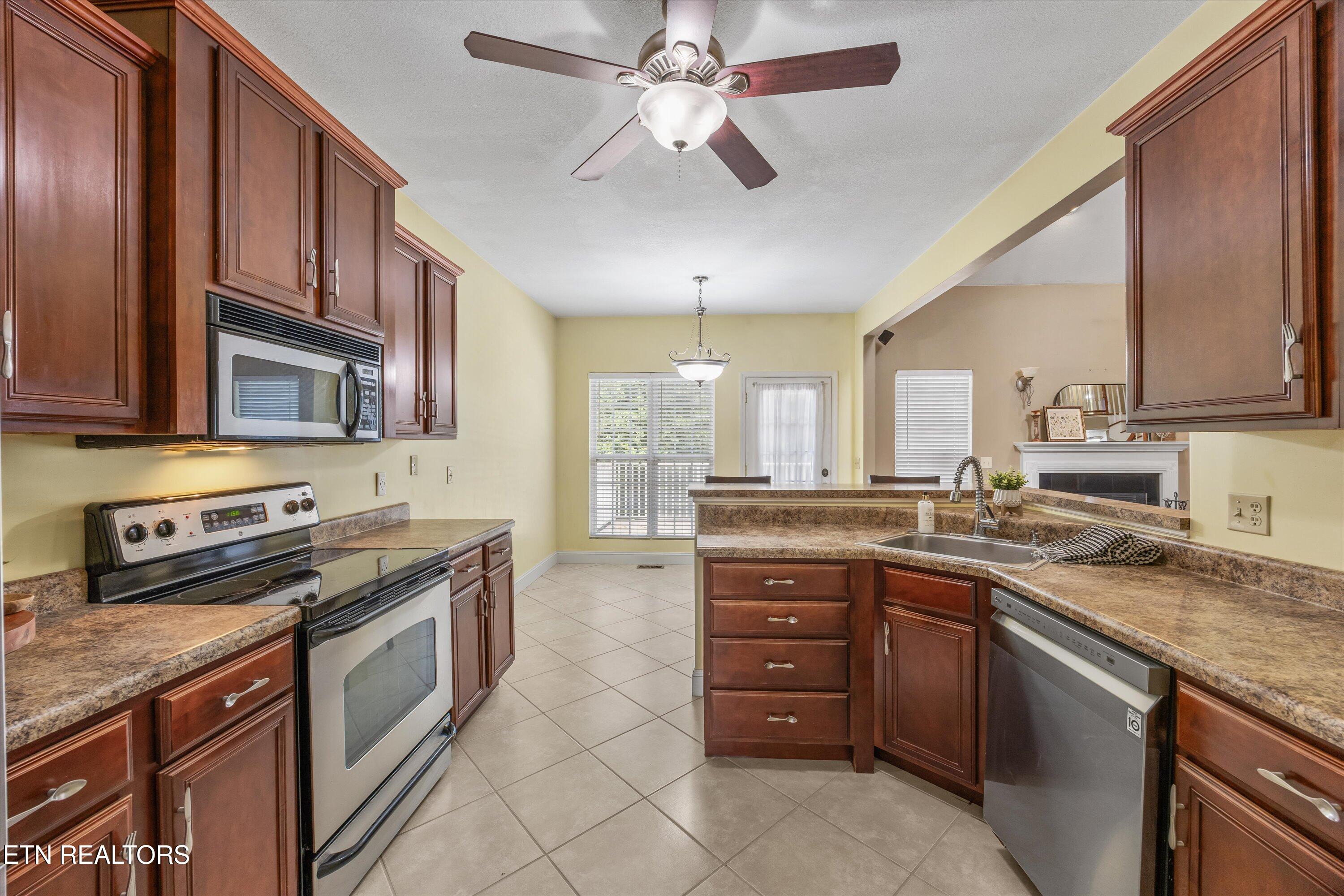 8127 Campbells Point Road Corryton TN 37721