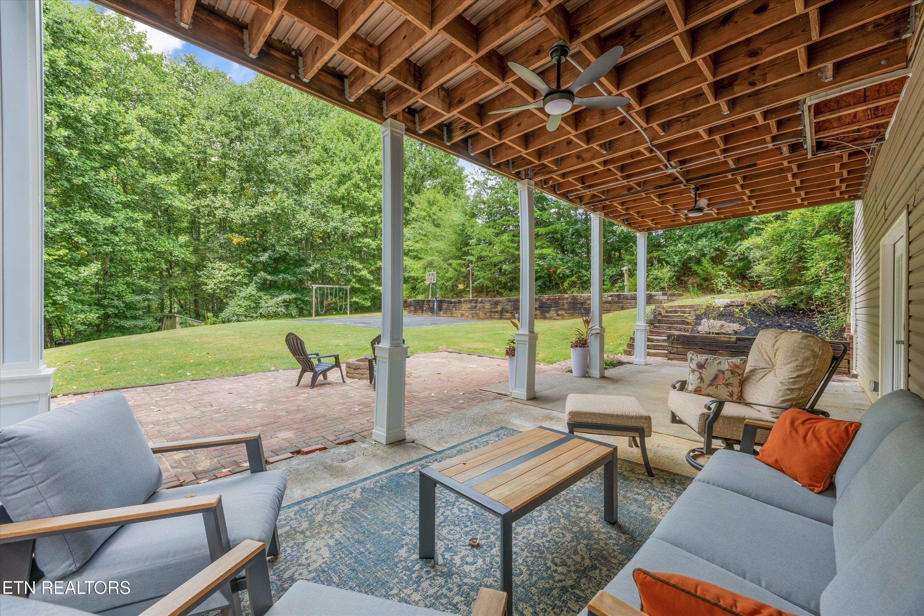 8127 Campbells Point Road Corryton TN 37721