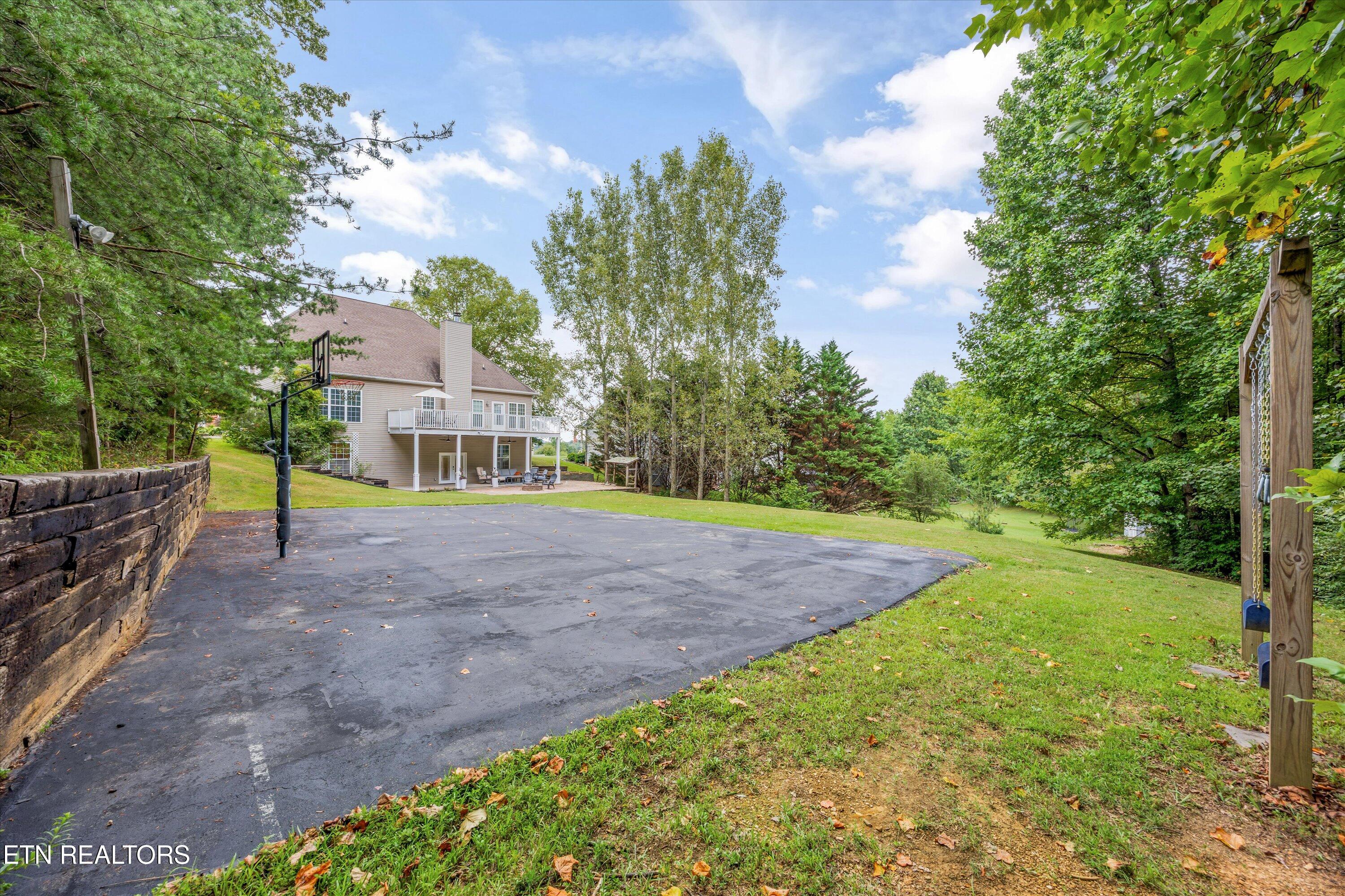 8127 Campbells Point Road Corryton TN 37721